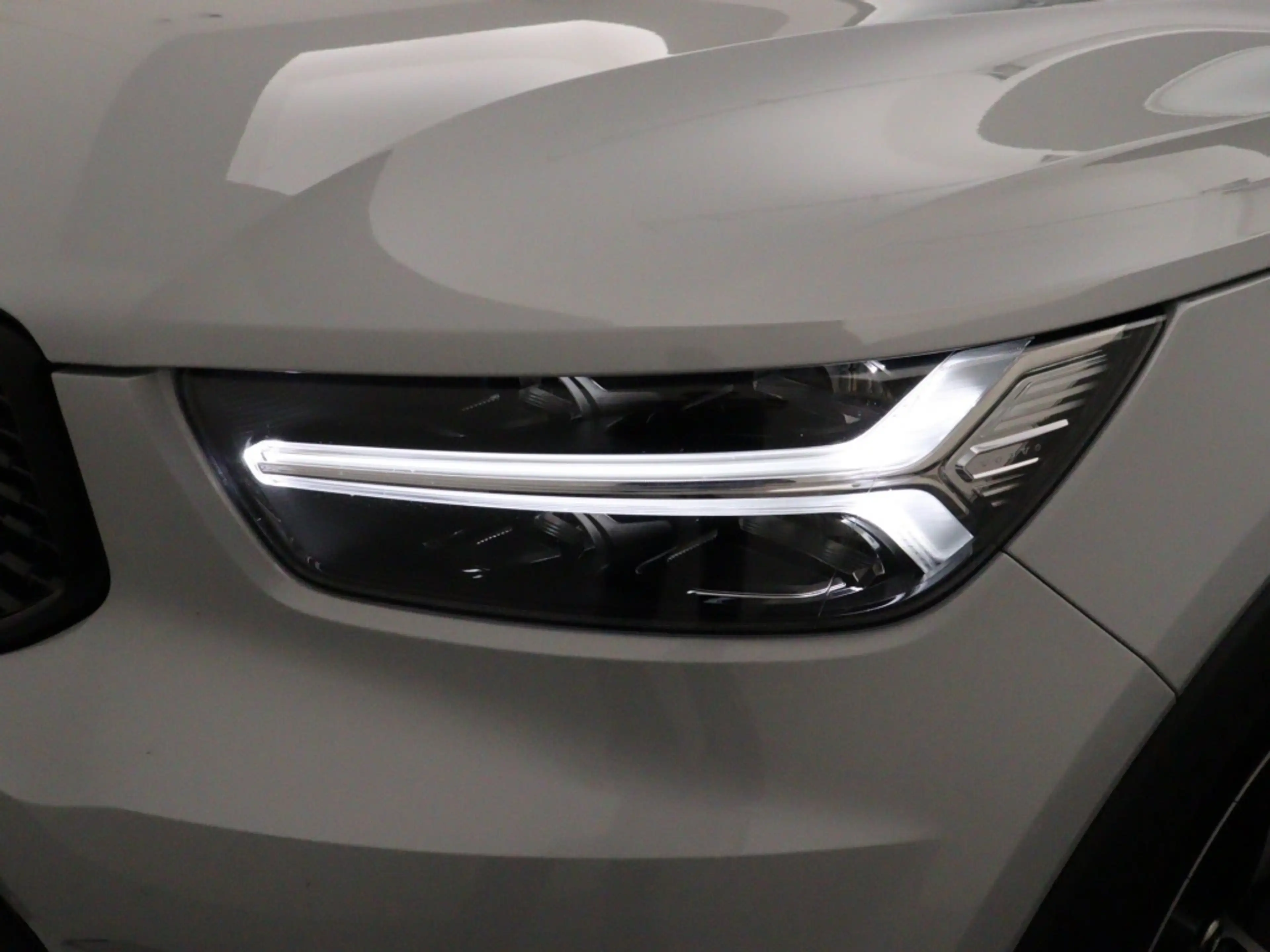 Volvo XC40 T3 AUT(8) R-DESIGN NAVI BLUETOOTH 19INCH PARK ASSI — photo 10