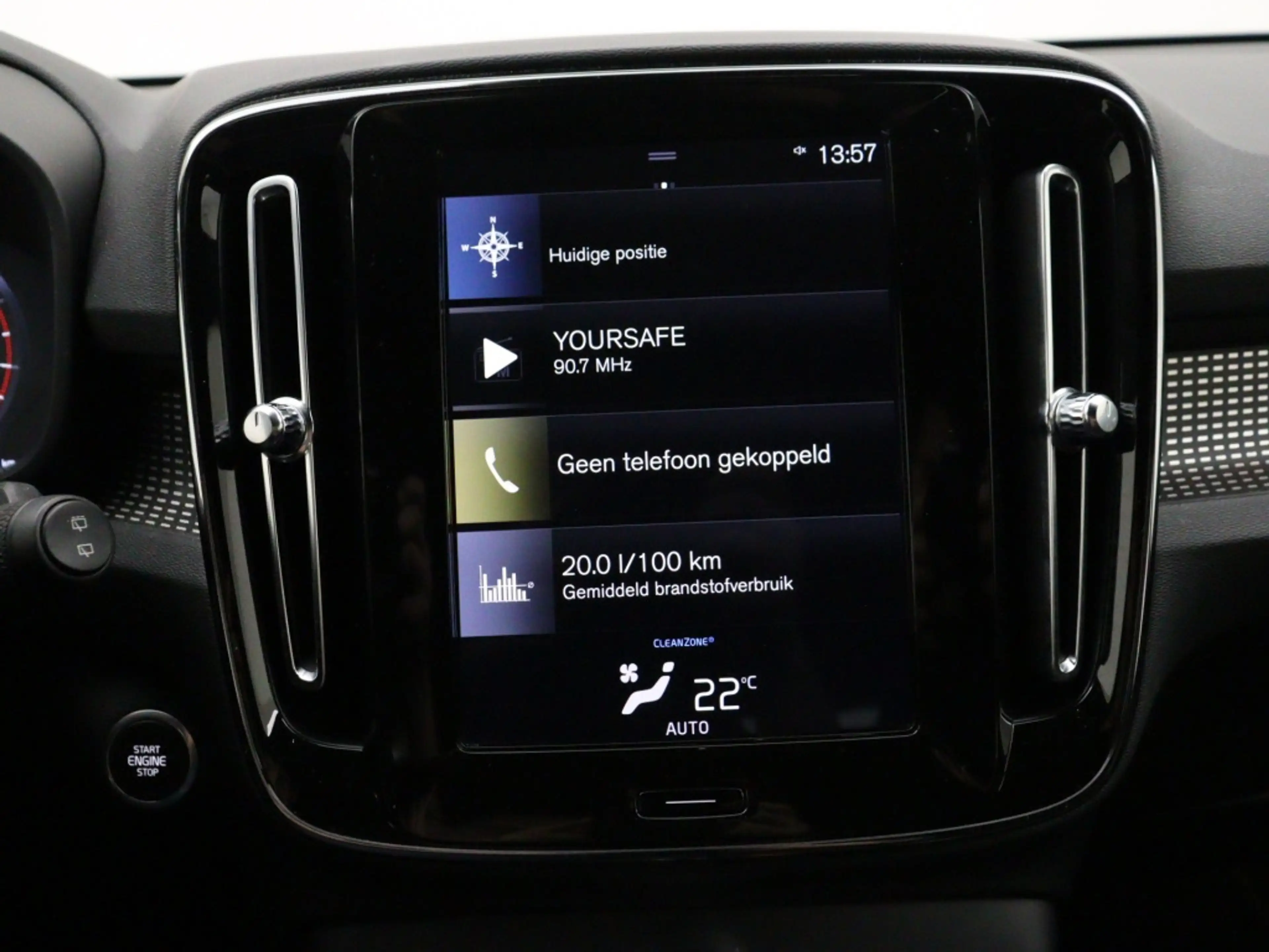 Volvo XC40 T3 AUT(8) R-DESIGN NAVI BLUETOOTH 19INCH PARK ASSI — photo 15