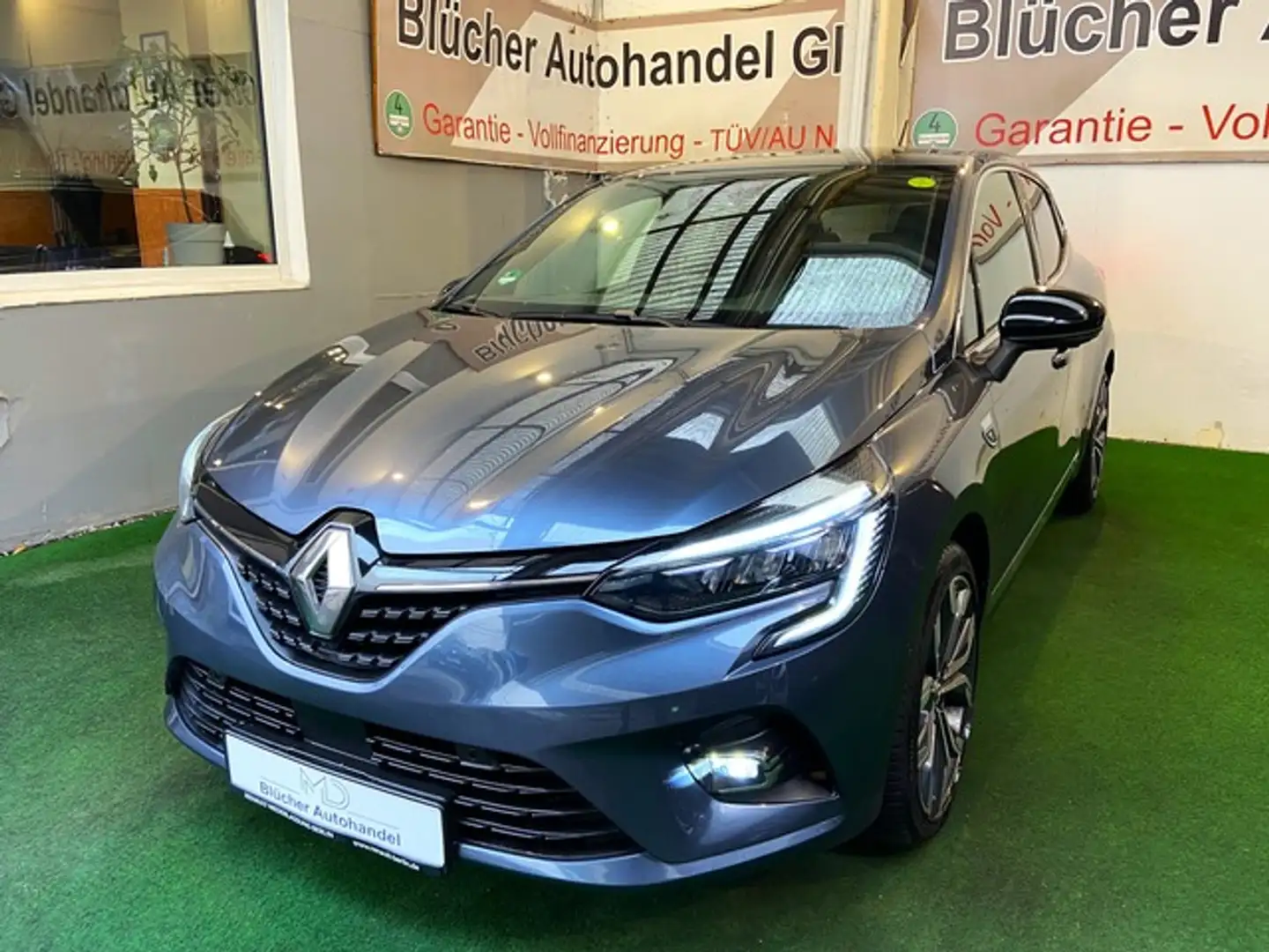 Renault Clio Sonderedition One Automatik Sportpaket 131 PS Grijs - 1