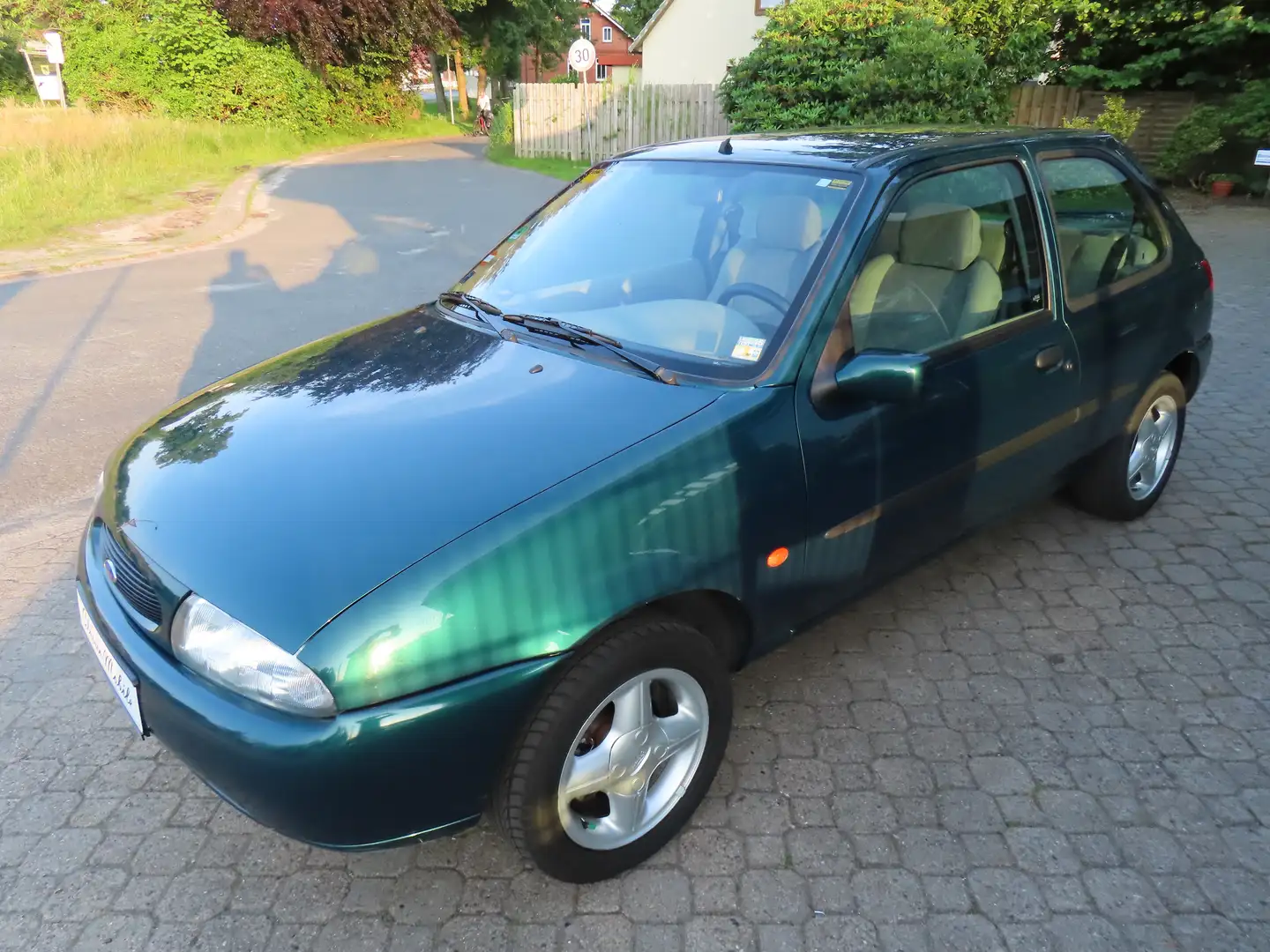 Ford Fiesta 1.25 Fun *nur 33 TKM*1.Hand*HU neu*Klima*Alu* Grün - 2