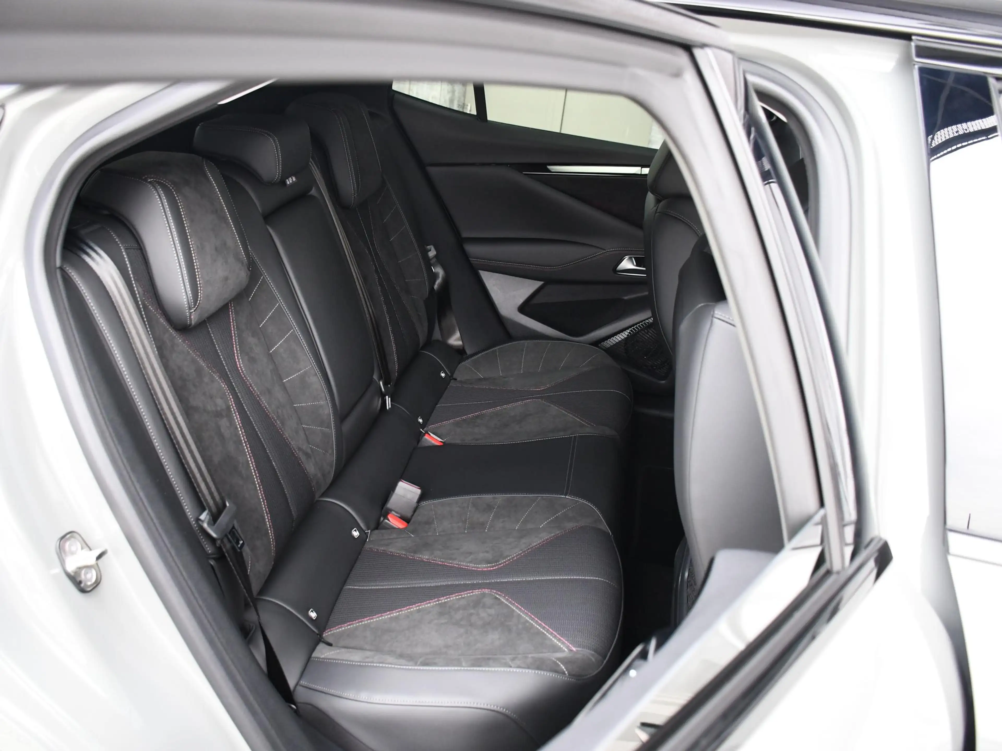 DS Automobiles DS 4 Performance Line 1.6 PHEV 225pk Automaat PDC + CAM — photo 12