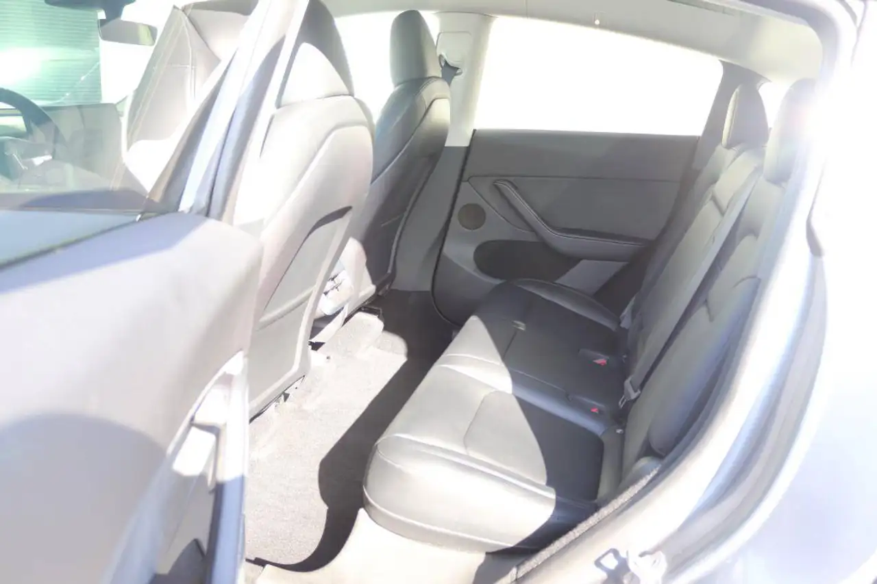 Tesla Model Y RWD, миниатюра 7