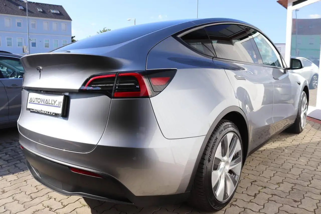 Tesla Model Y RWD, миниатюра 3