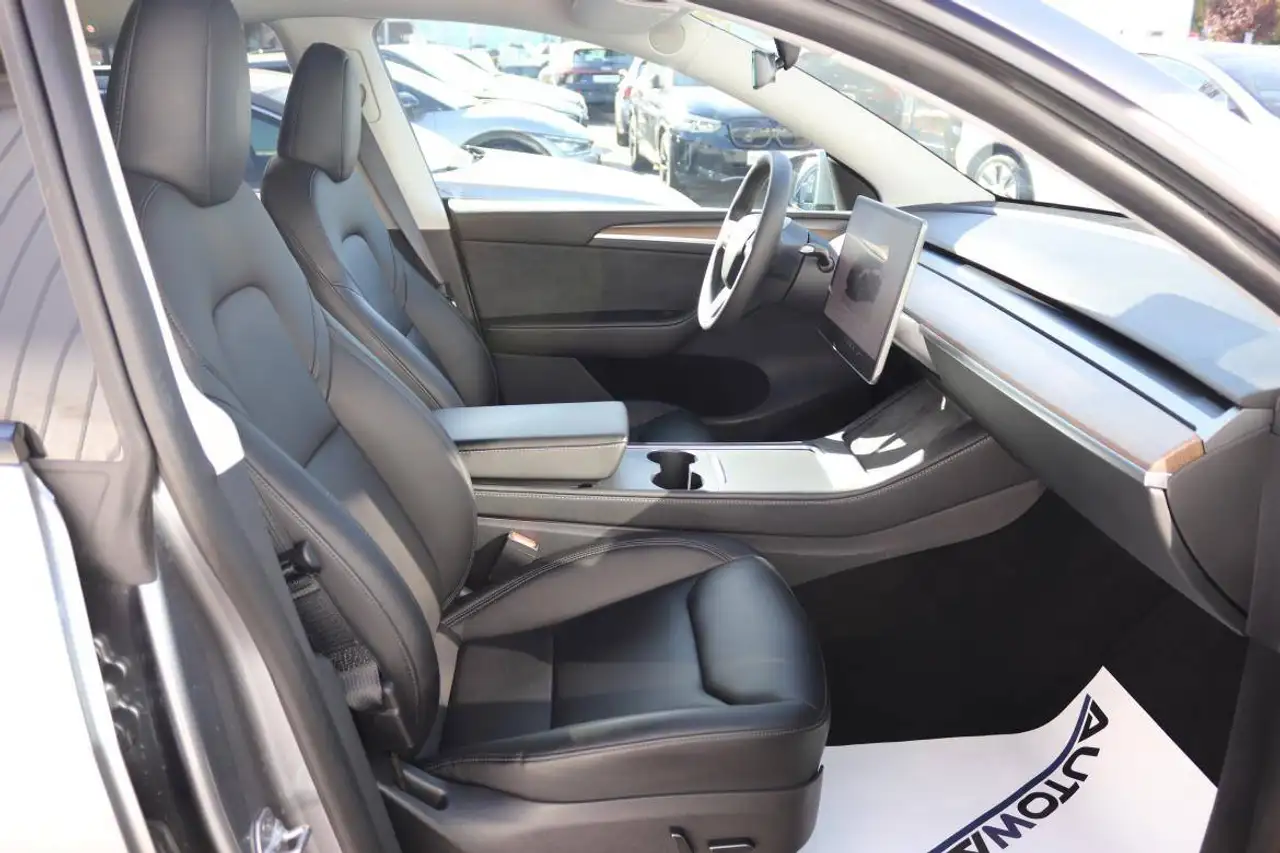 Tesla Model Y RWD, миниатюра 10