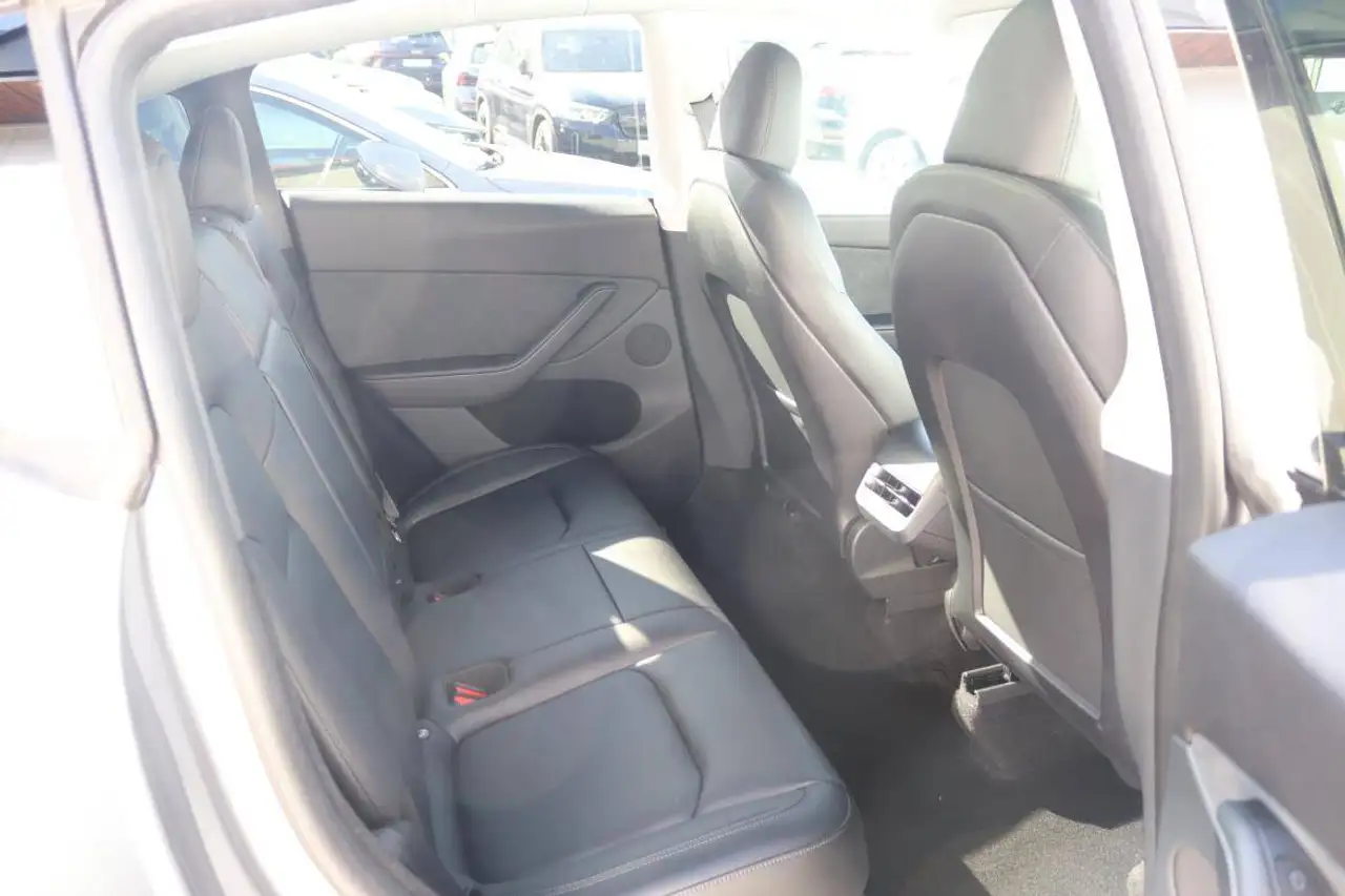 Tesla Model Y RWD, миниатюра 8