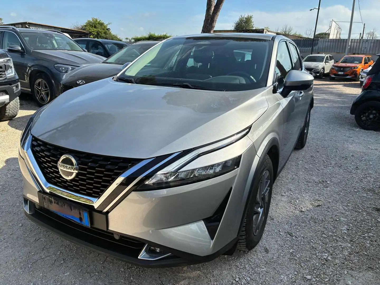 Nissan Qashqai TEKNA 1.3 HYBRID 158CV AUTO TELECAMERA 360/CARPLAY Grigio - 2