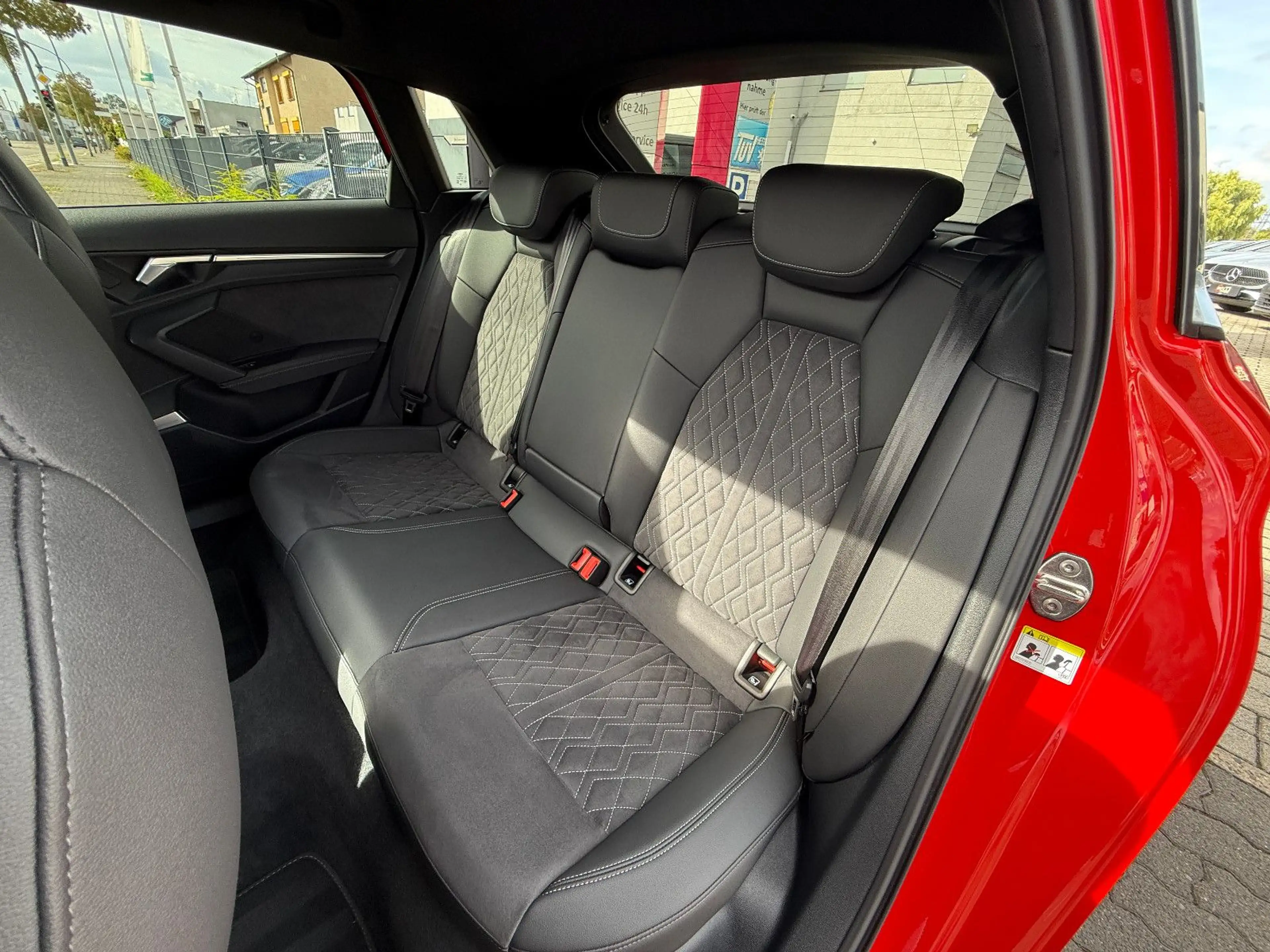 Audi S3 Sportback 2.0 TFSI quattro Pano FINANZIERUNG — photo 12