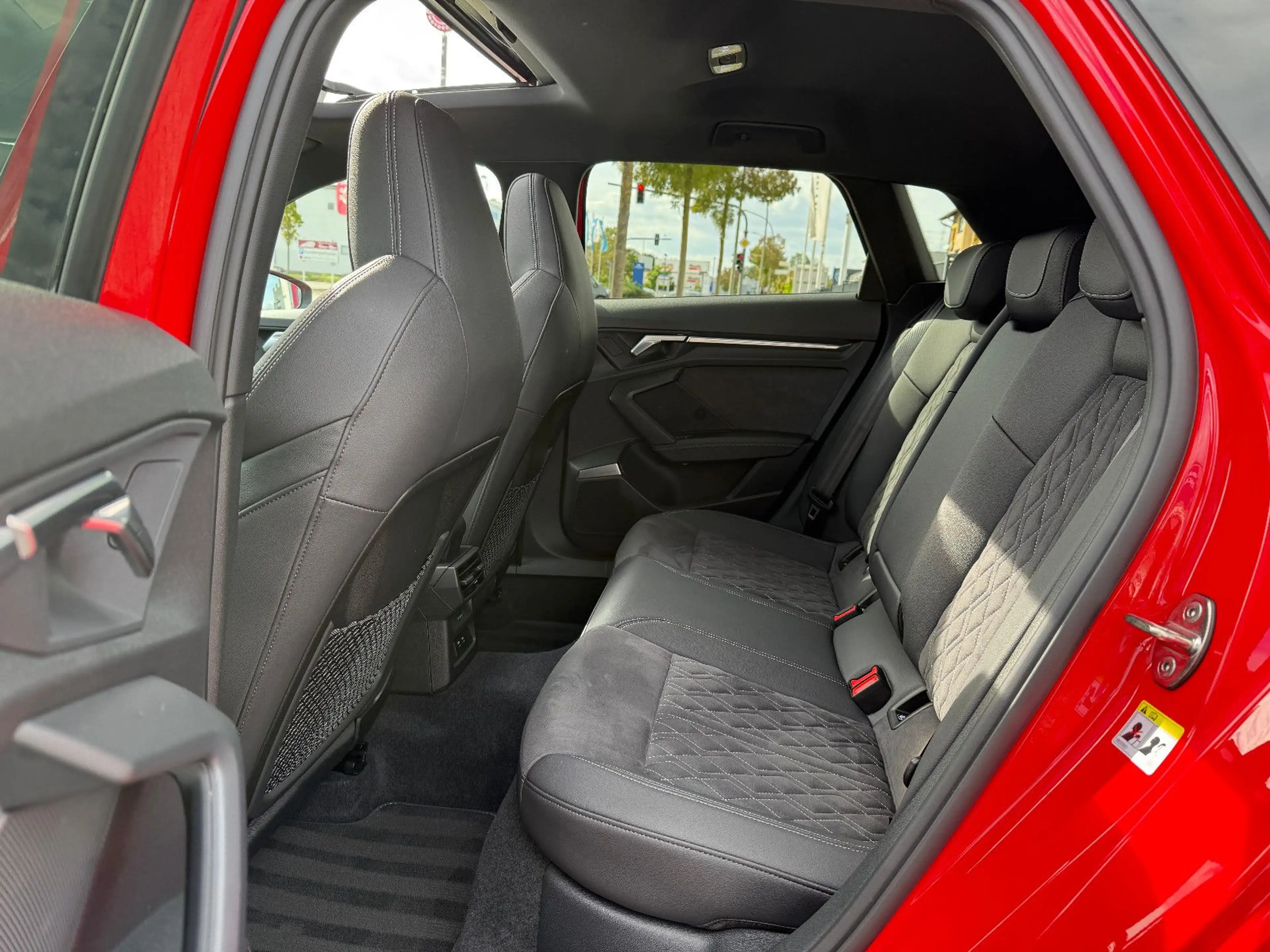 Audi S3 Sportback 2.0 TFSI quattro Pano FINANZIERUNG — photo 11