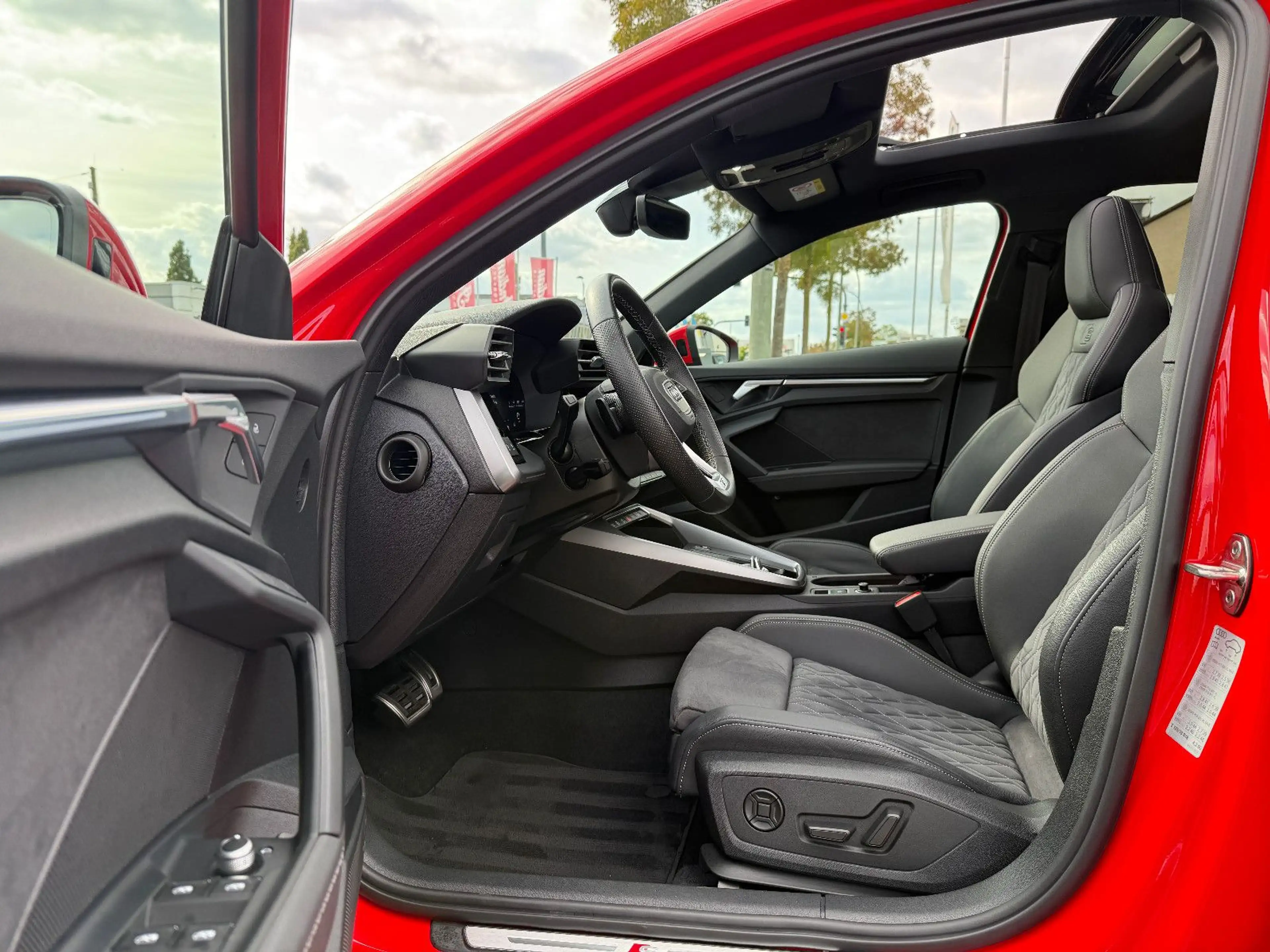 Audi S3 Sportback 2.0 TFSI quattro Pano FINANZIERUNG — photo 8
