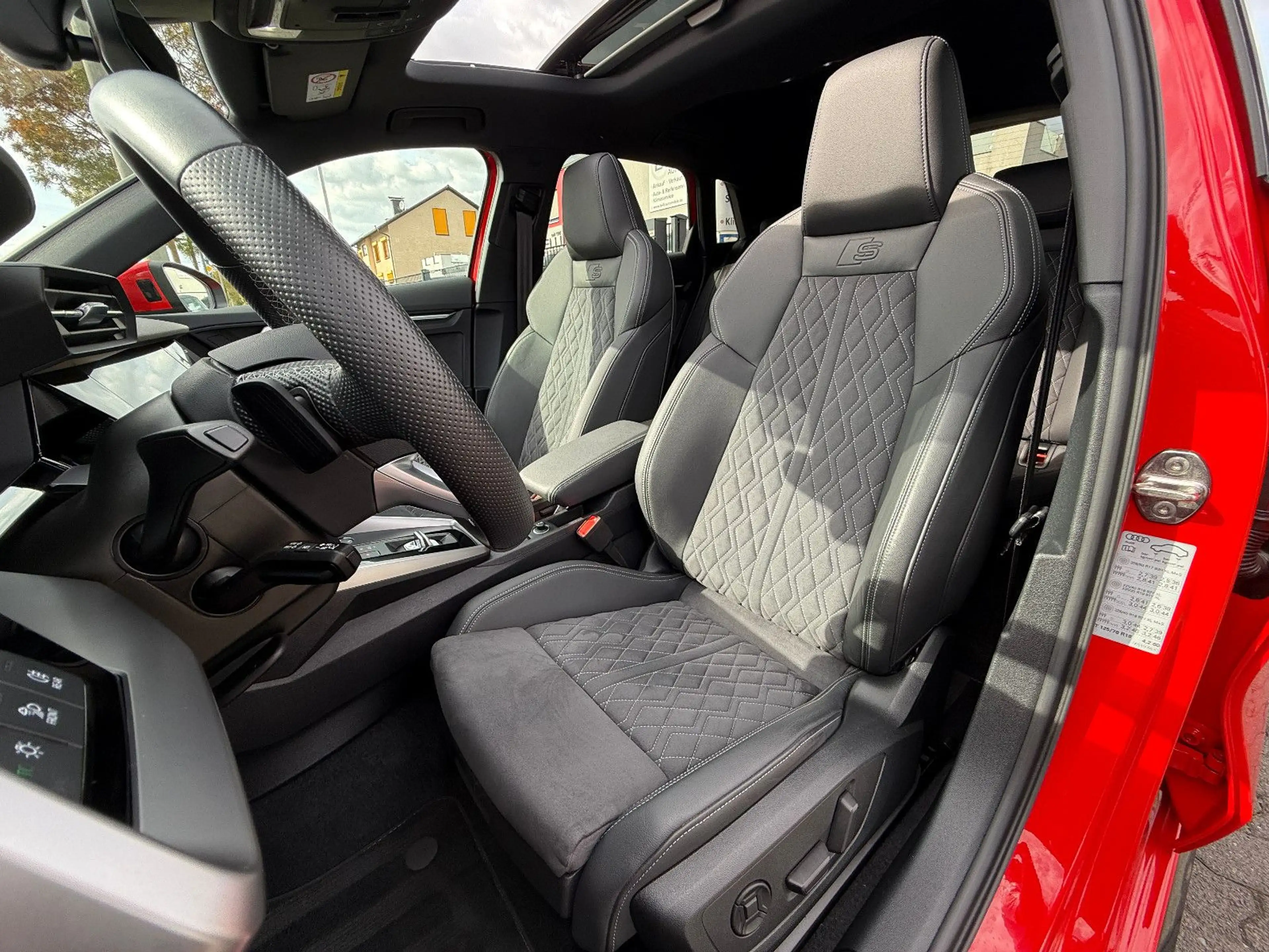 Audi S3 Sportback 2.0 TFSI quattro Pano FINANZIERUNG — photo 10