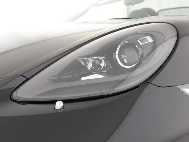 Porsche Boxster view 17