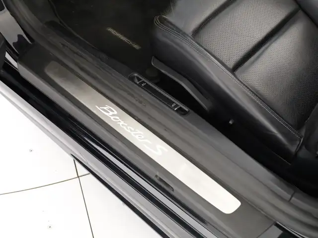 Porsche Boxster view 13
