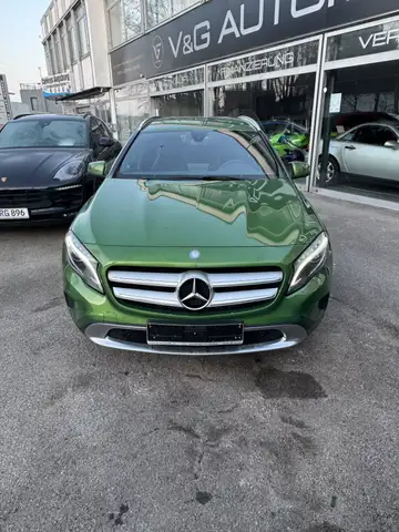 Mercedes-Benz CLA 180 Neuwertig !!!1 Hand!!!
