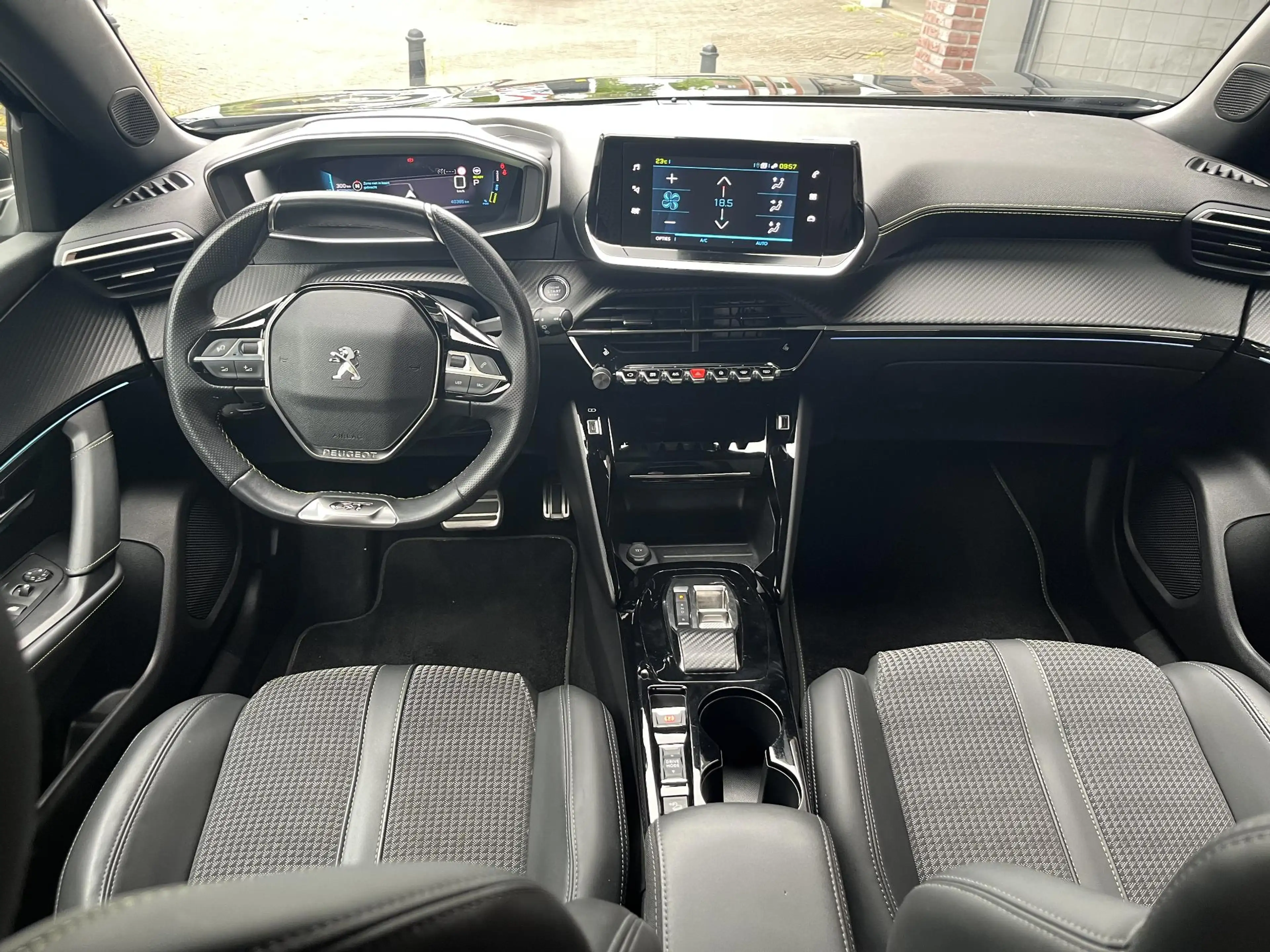 Peugeot e-2008 GT EV 3-FASEN 50kWh 136pk | KEYLESS ENTRY | TREKHA — photo 15