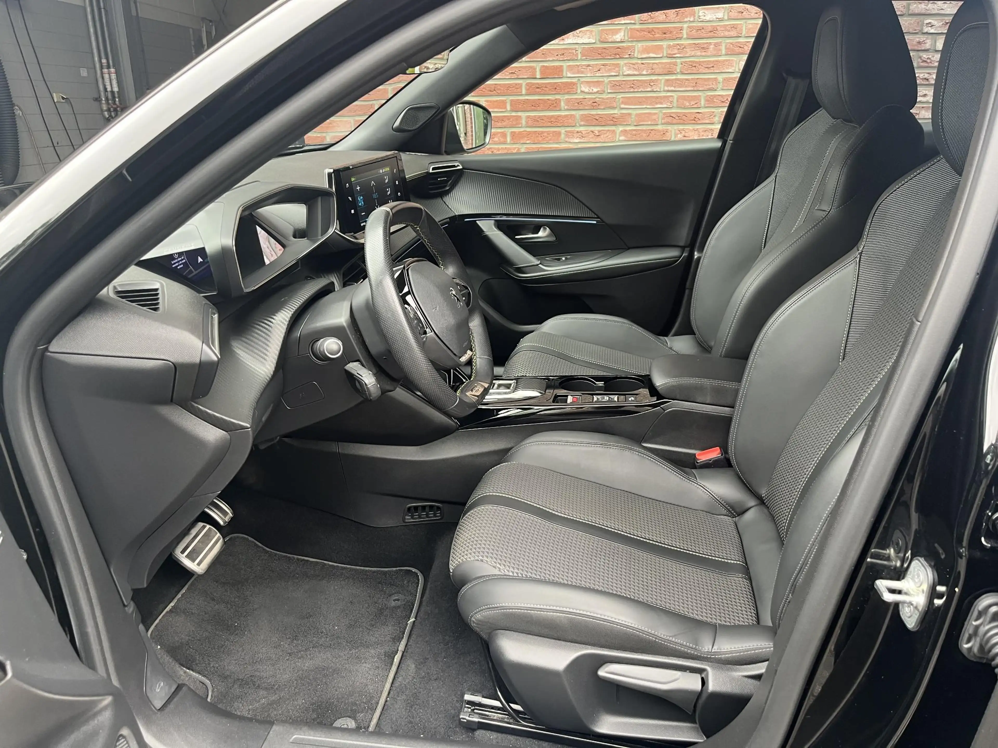 Peugeot e-2008 GT EV 3-FASEN 50kWh 136pk | KEYLESS ENTRY | TREKHA — photo 9