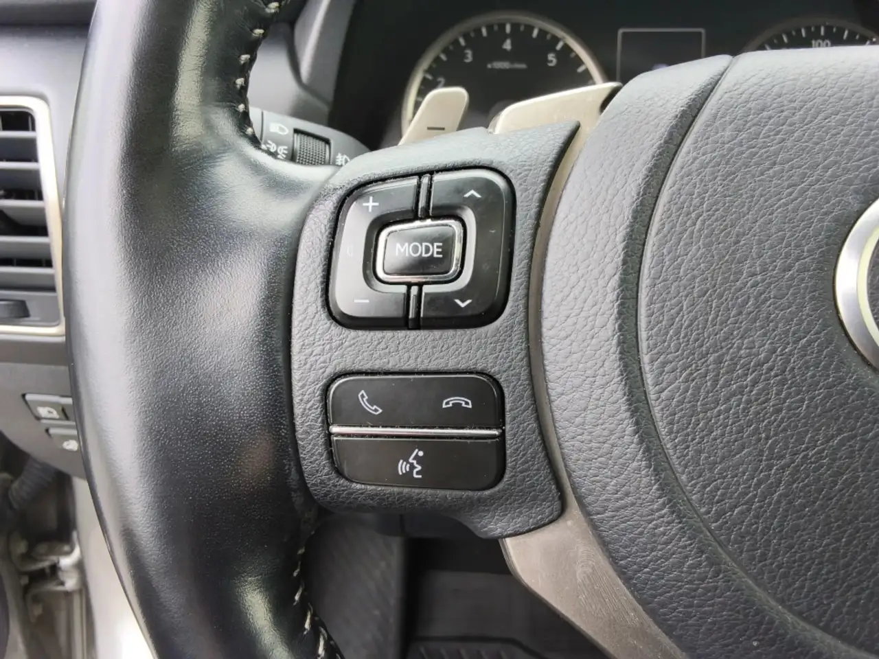 Lexus NX снимка Lexus NX