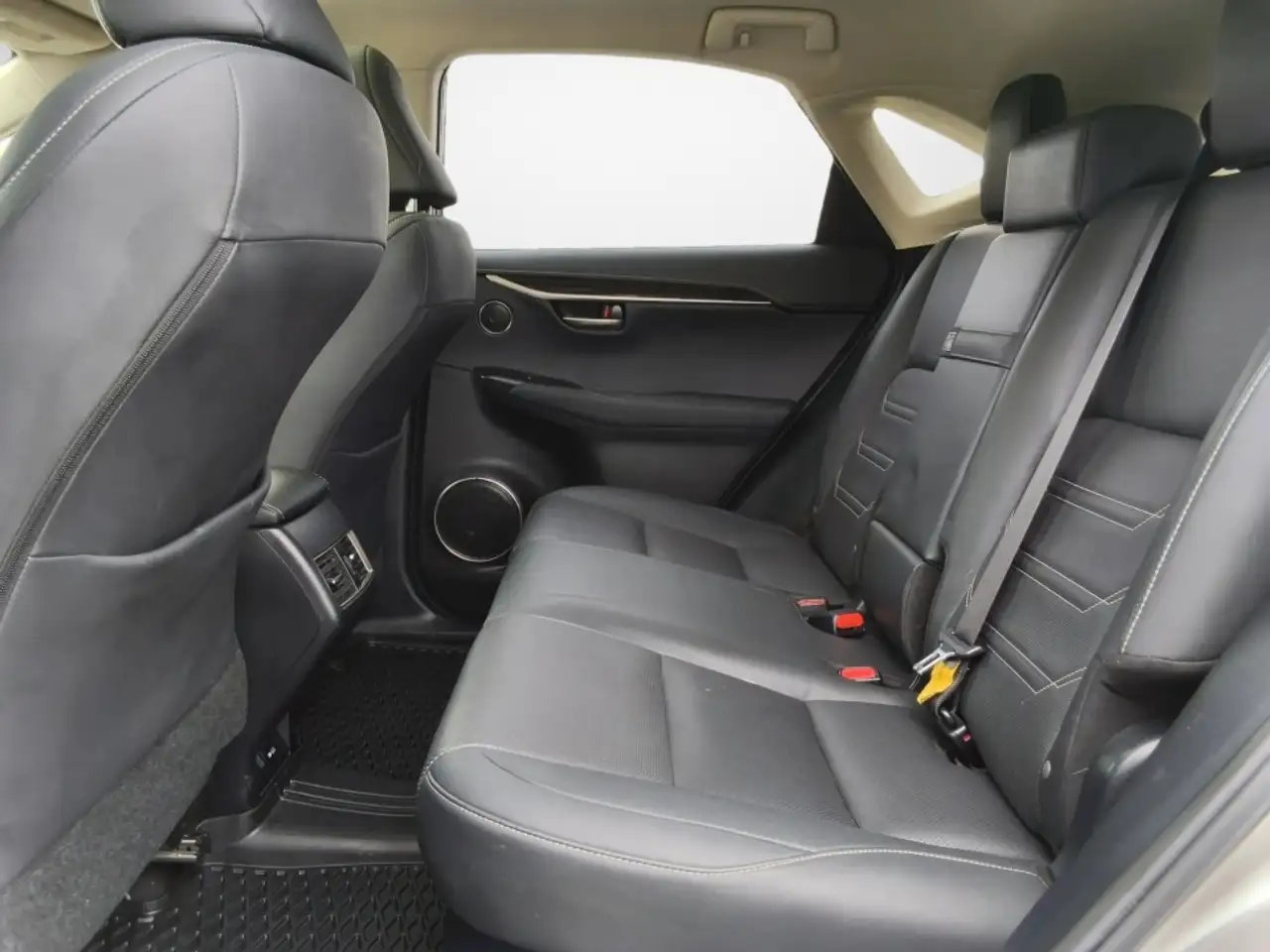 Lexus NX снимка Lexus NX