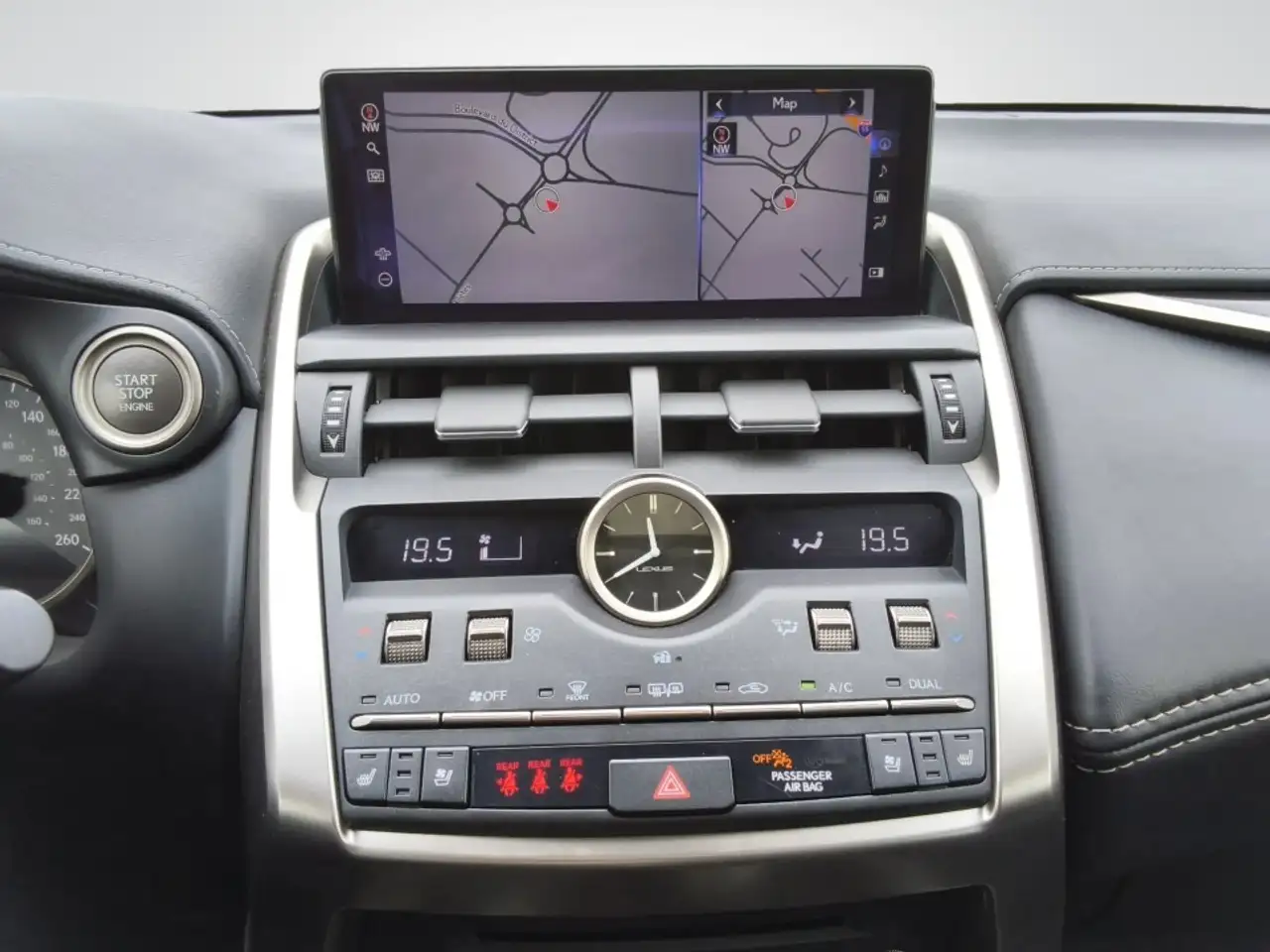 Lexus NX снимка Lexus NX