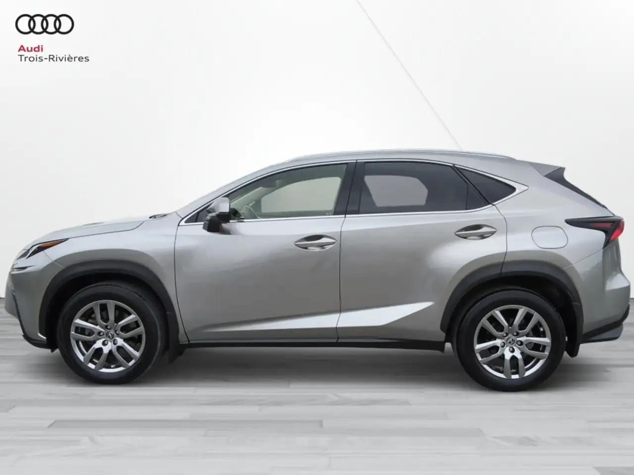 Lexus NX снимка Lexus NX
