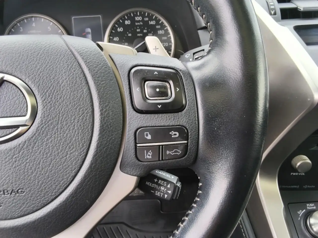 Lexus NX снимка Lexus NX