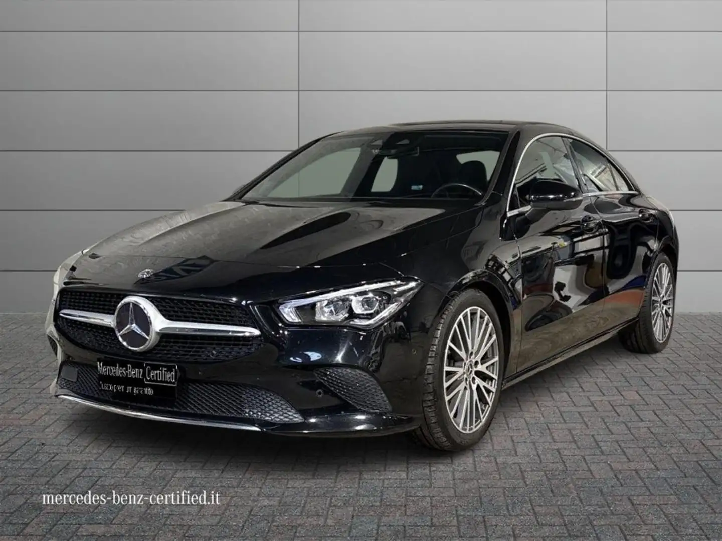 Mercedes-Benz CLA 200 Automatic Sport Schwarz - 1