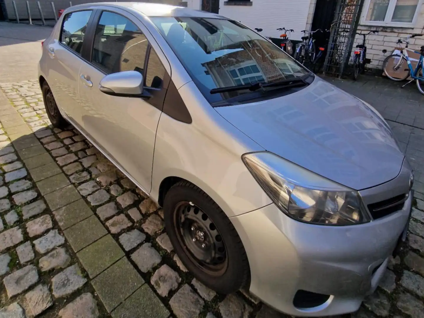 Toyota Yaris Yaris 1.33 VVT-i Edition Argent - 1
