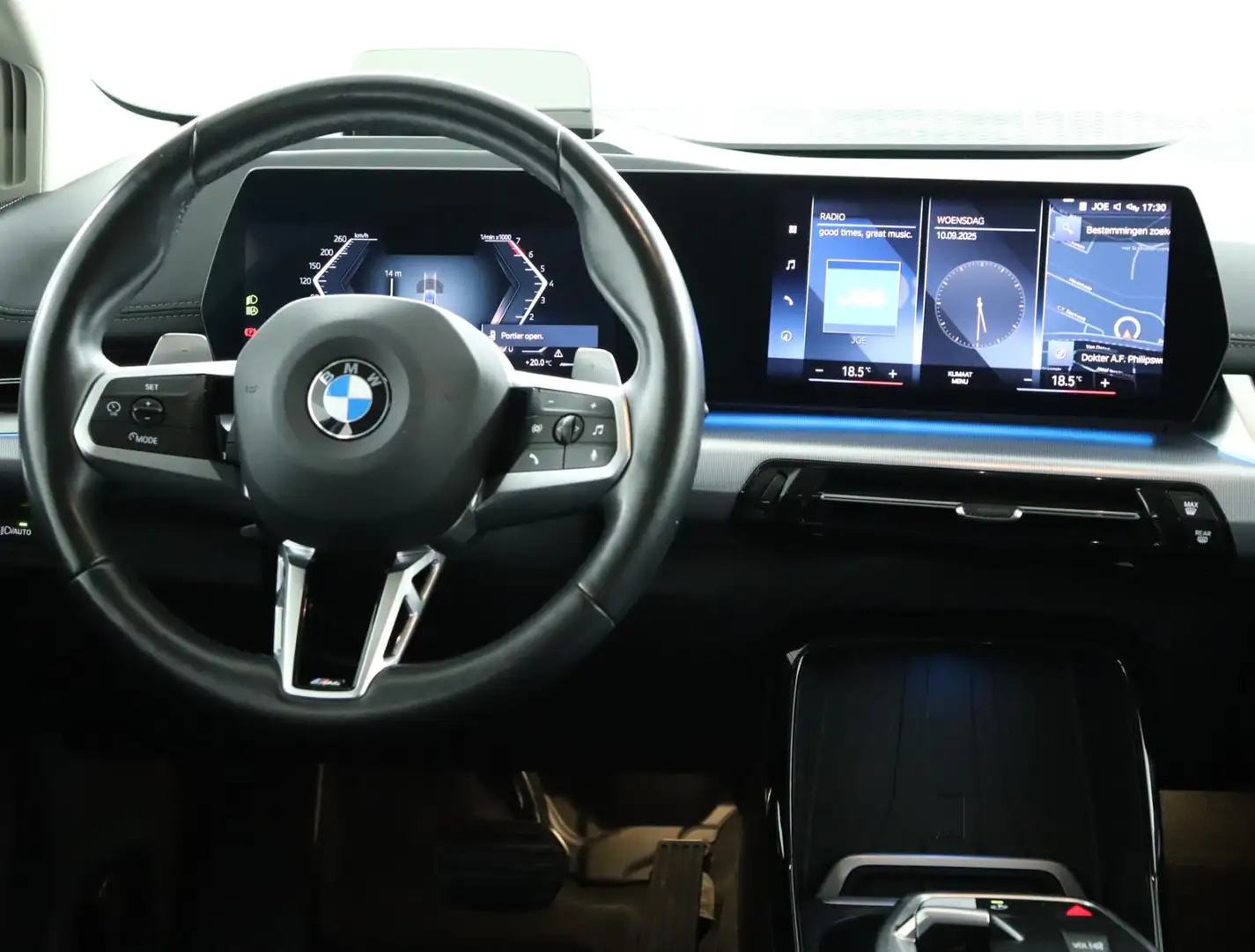 BMW 220 2-serie Active Tourer 220i | Automaat | Carplay | Grijs - 2