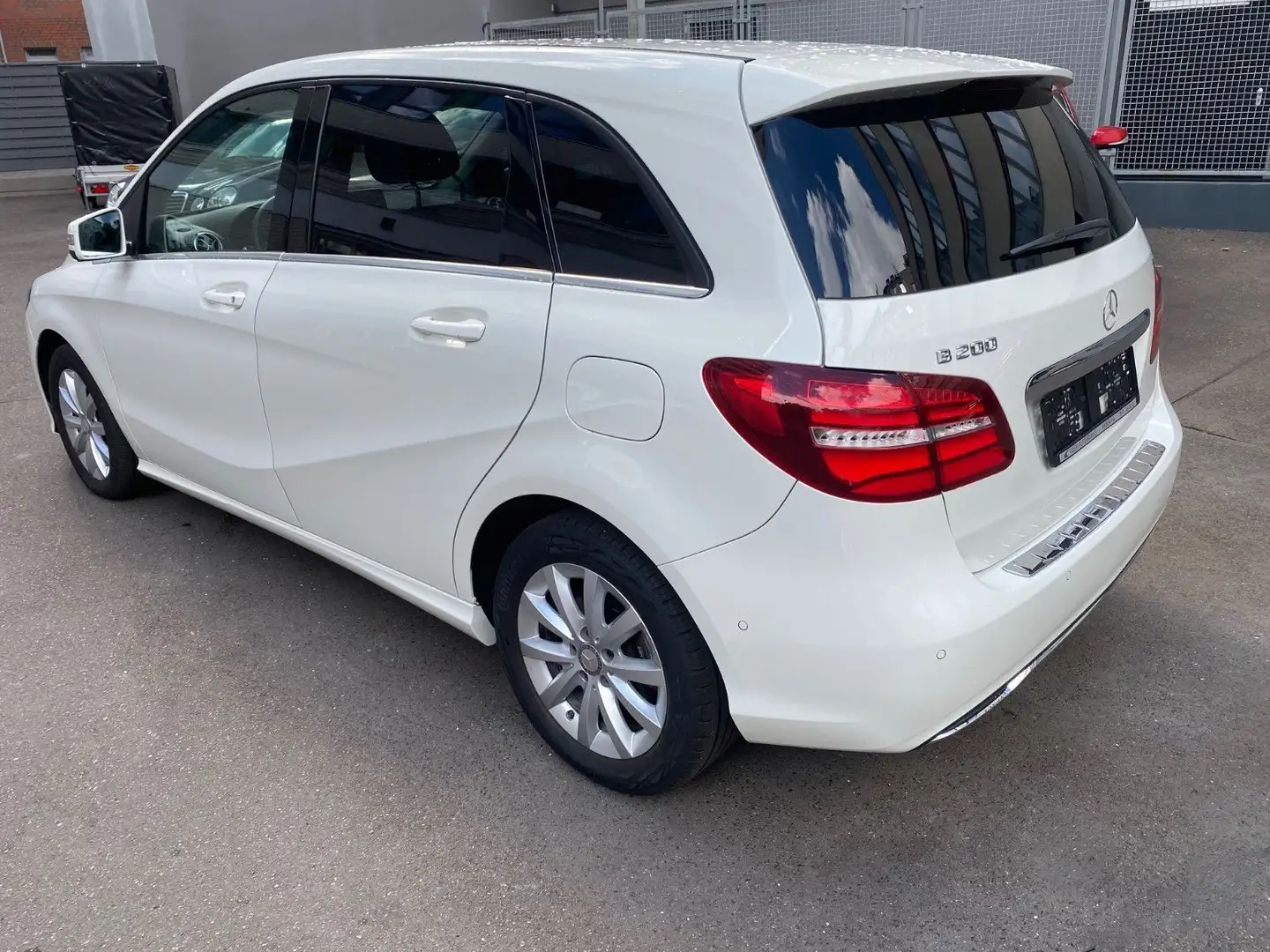 Mercedes-Benz B 200 d Style Aut7g/Navi/TW/Spur/LED/PDC+RFK/2H Bianco - 2