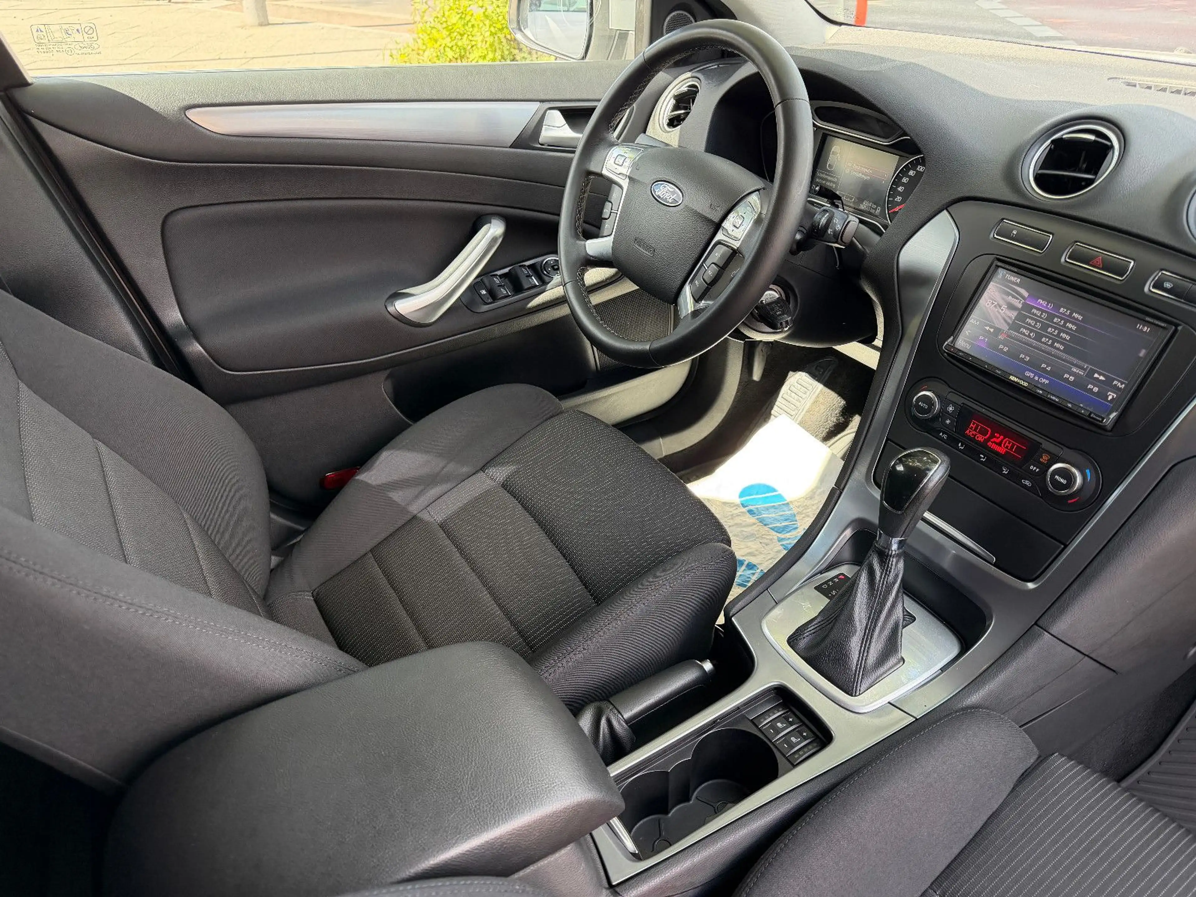 Ford Mondeo Turnier Titanium*NAVI*KAMERA*PDC*8-FACH* — photo 16