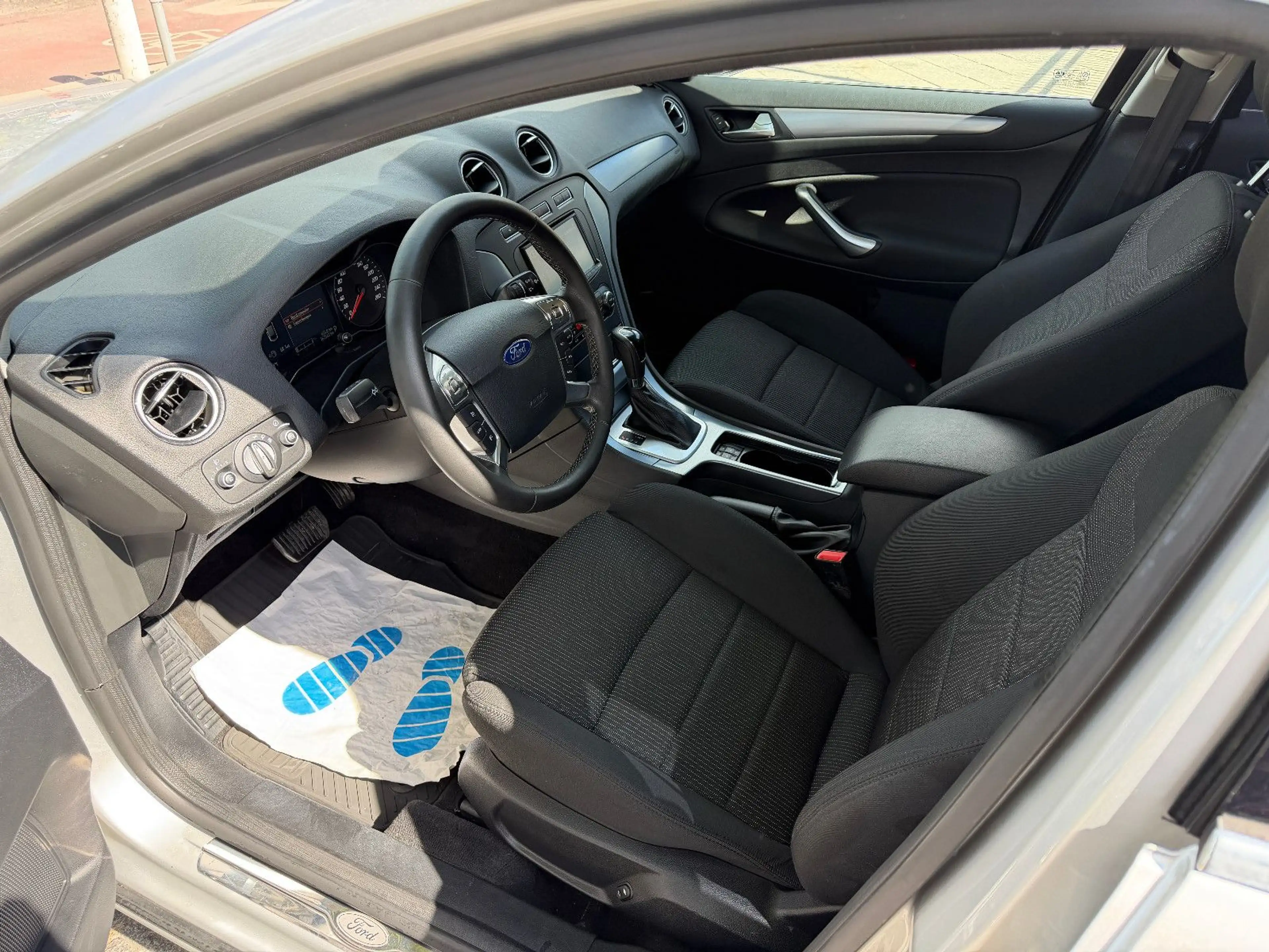 Ford Mondeo Turnier Titanium*NAVI*KAMERA*PDC*8-FACH* — photo 15