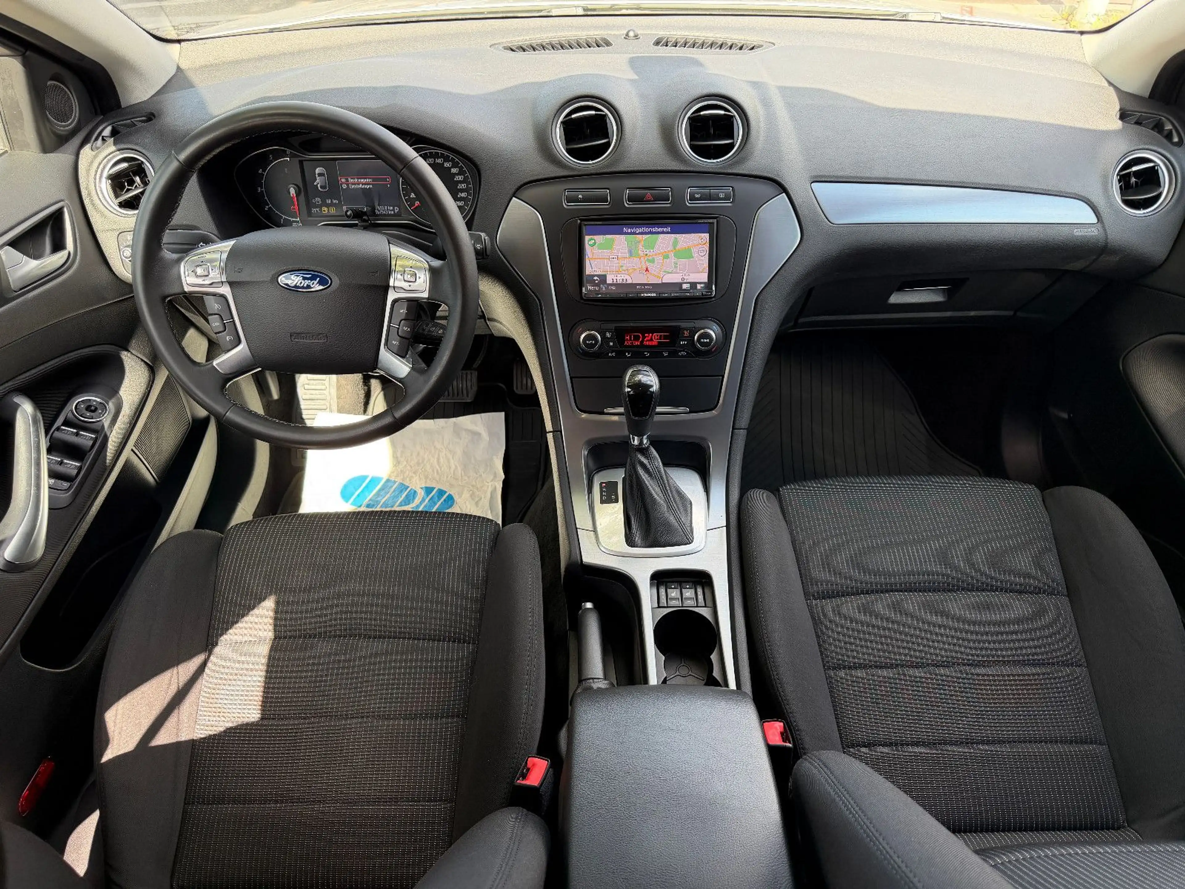 Ford Mondeo Turnier Titanium*NAVI*KAMERA*PDC*8-FACH* — photo 2