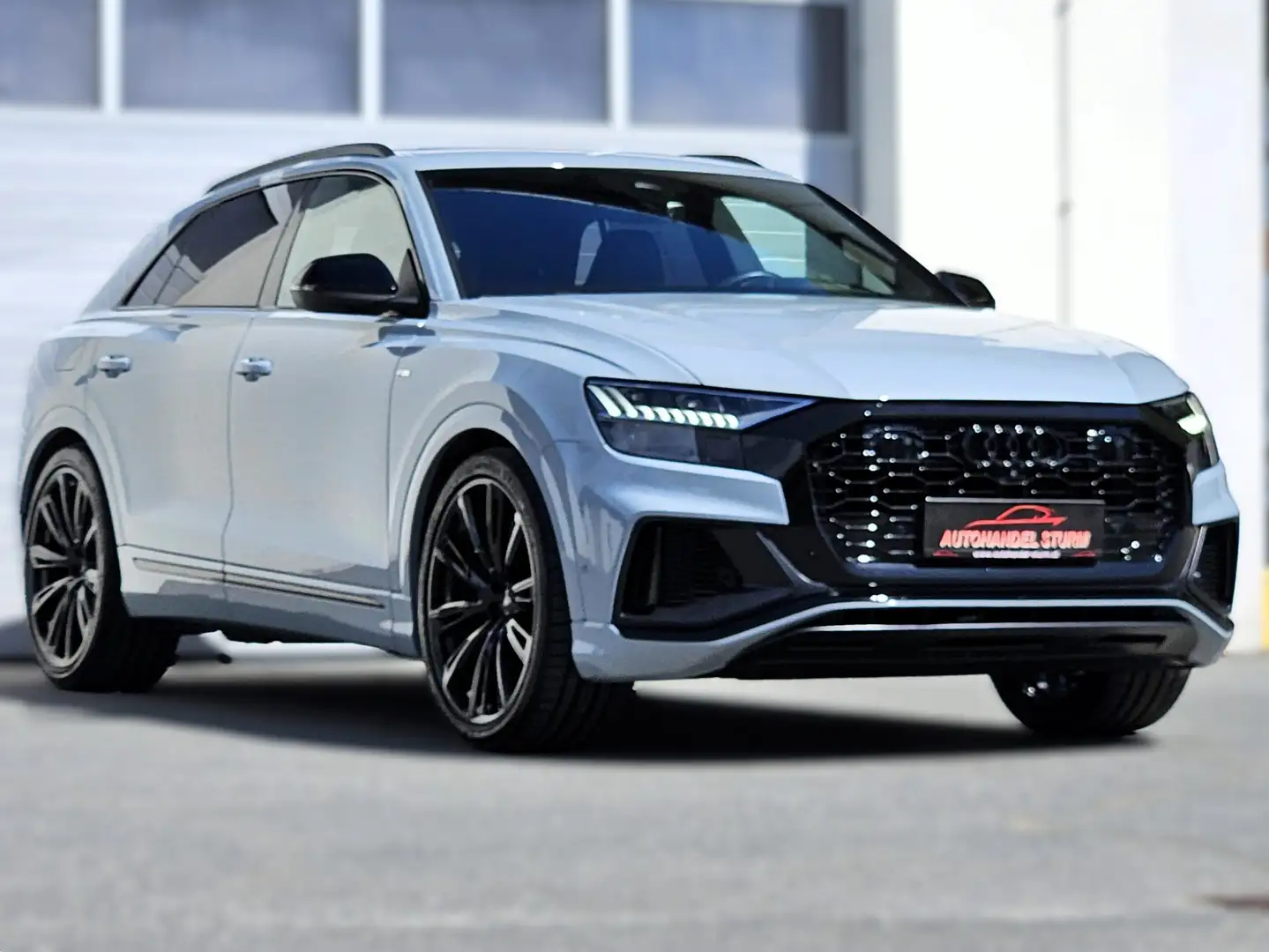 Audi Q8 55TFSIe quattro Sline Tip *Exclusive*Luft*Black* Grau - 1