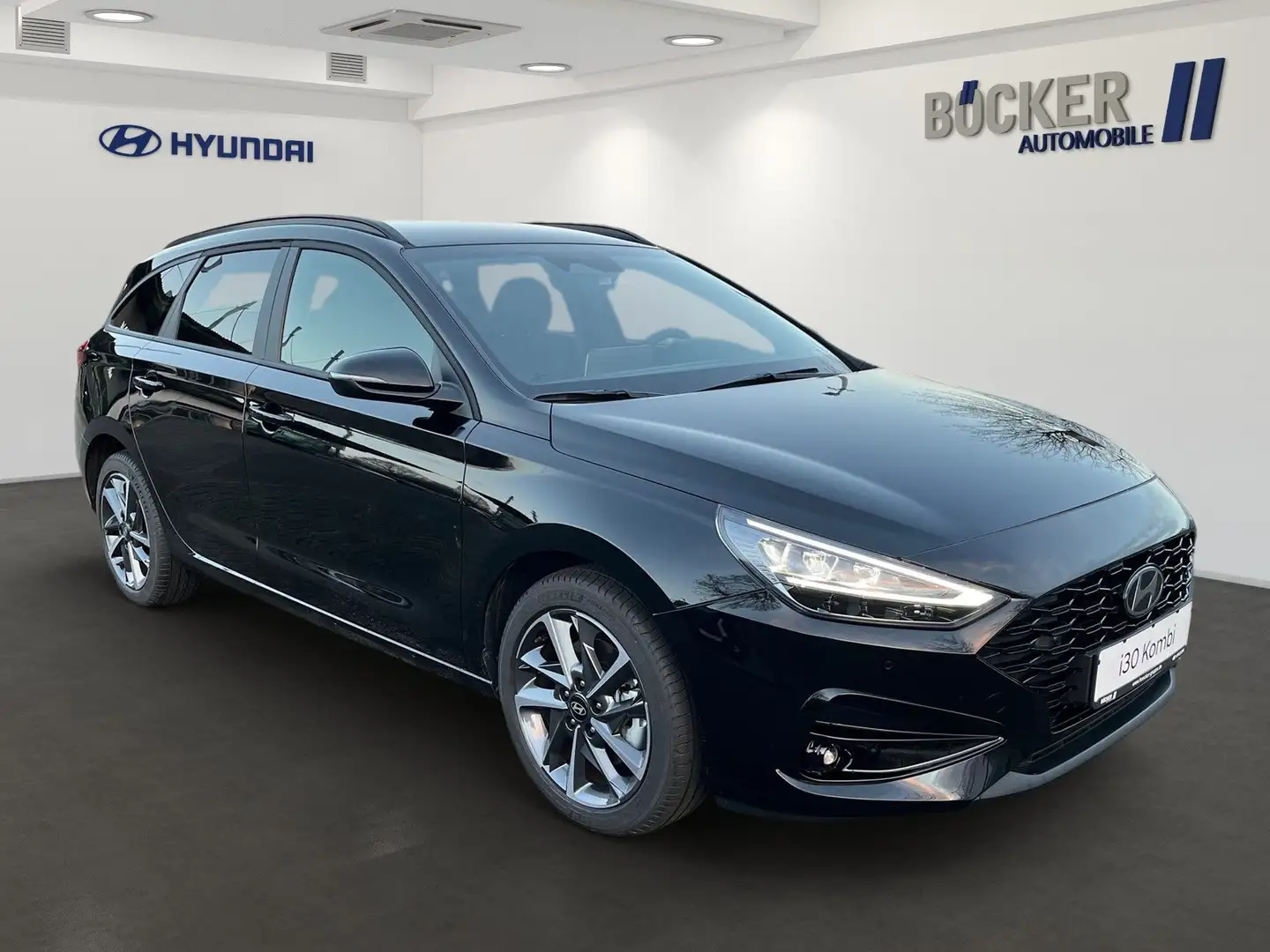 Hyundai i30 Kombi MY25 1.0 T-GDI 7-DCT 2WD ADVANTAGE Plus Schwarz - 2