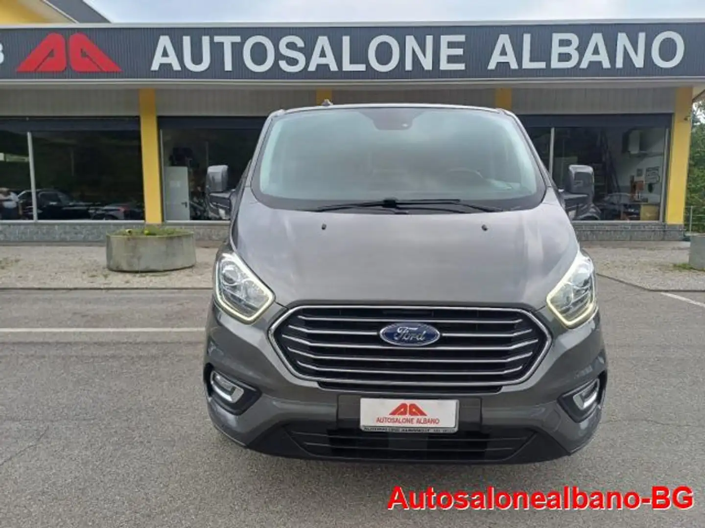 Ford Tourneo Custom 320 2.0 EcoBlue 185CV PC Titanium   8 POSTI Gris - 2