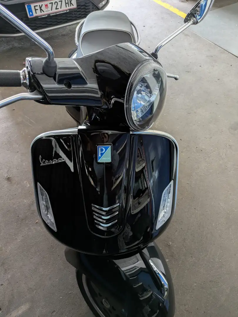 Vespa GTS Super 125 crna - 2