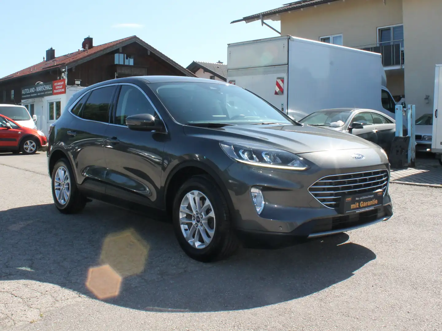 Ford Kuga 1,5 150 PS Titanium  NAVI PDC AHK Grau - 2