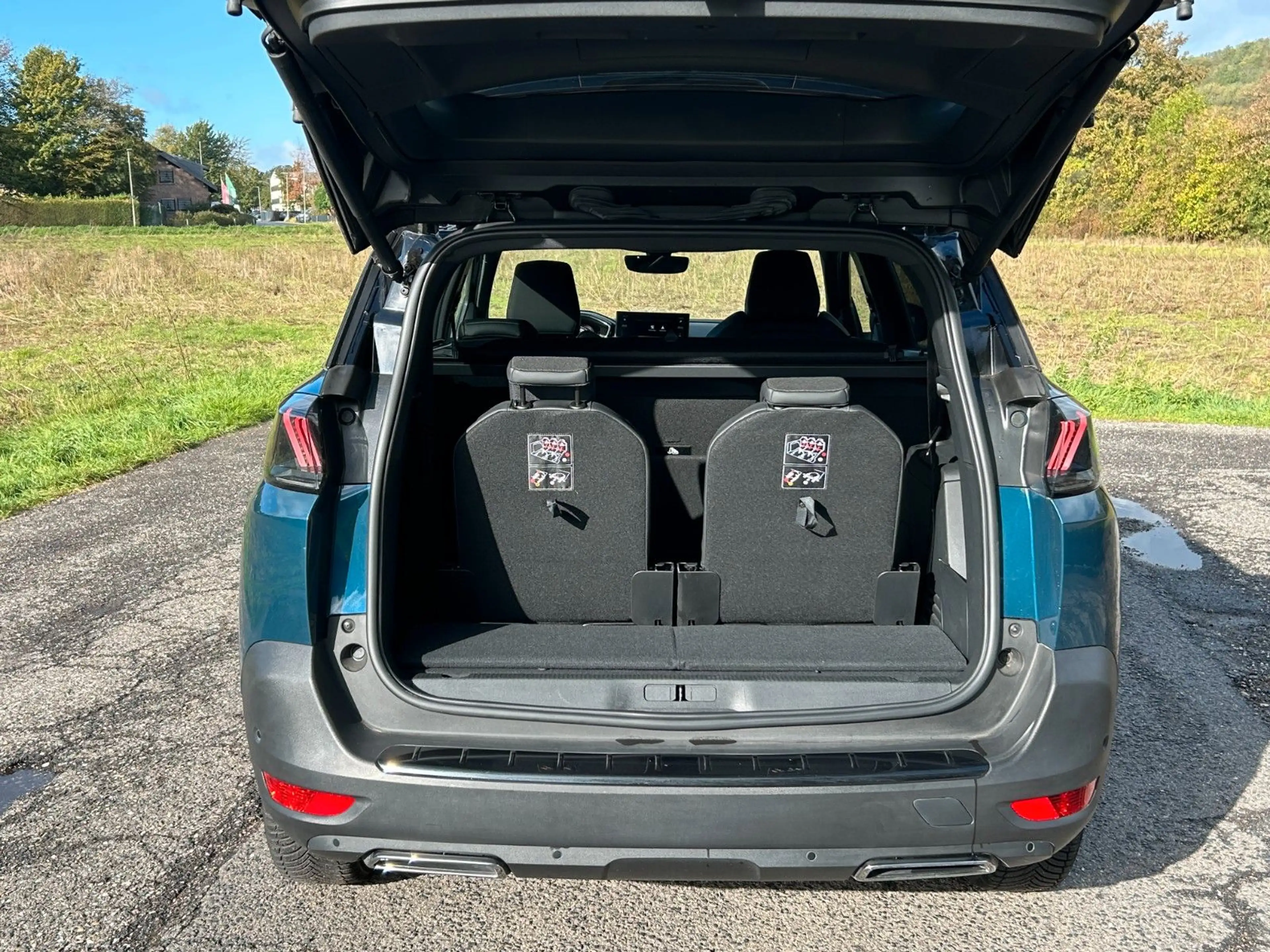 Peugeot 5008 Hybrid 136 GT 7-Sitzer Panorama Sitzheizung — photo 6