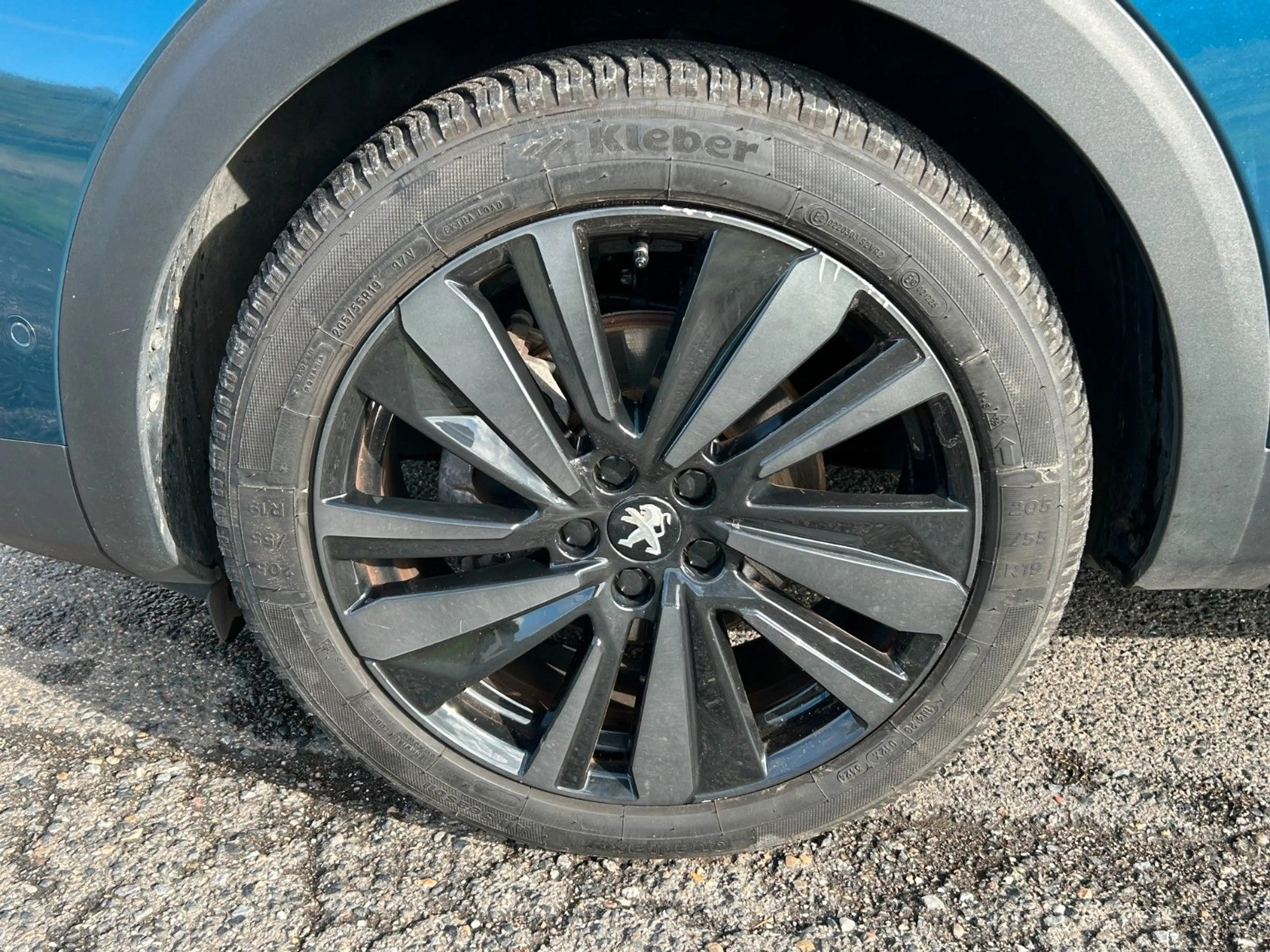 Peugeot 5008 Hybrid 136 GT 7-Sitzer Panorama Sitzheizung — photo 12
