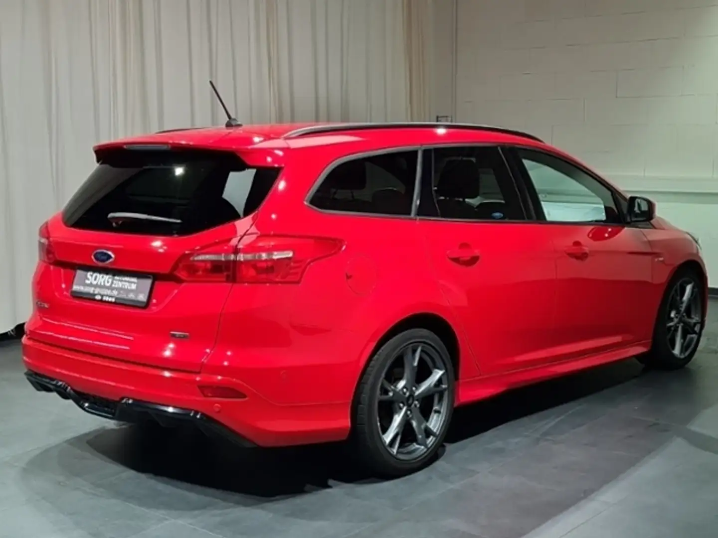 Ford Focus 1.0 EcoB ST-Line*NAVI*TEMPOMAT*SITZHZG* Rot - 2