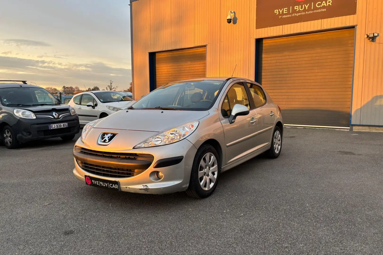 Peugeot 207 1.6 HDi 16V 90 5 PORTES Premium CLIM GARANTIE 12 MOIS Grijs - 1