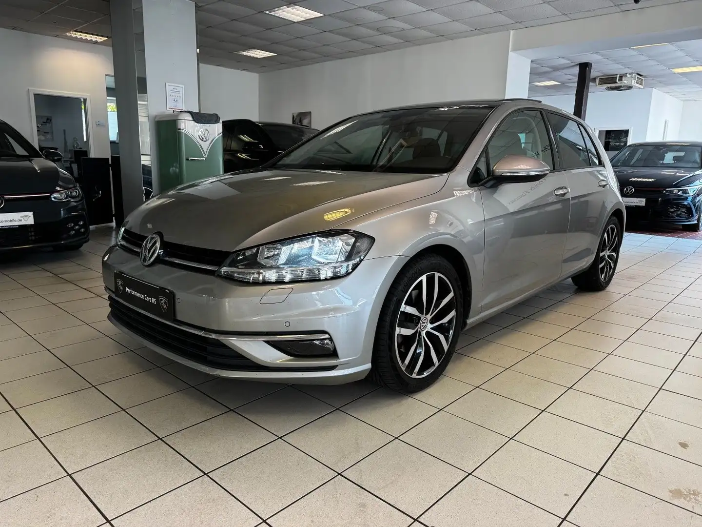 Volkswagen Golf VII Lim. Pano/Kamera/Xenon/ACC Gris - 1