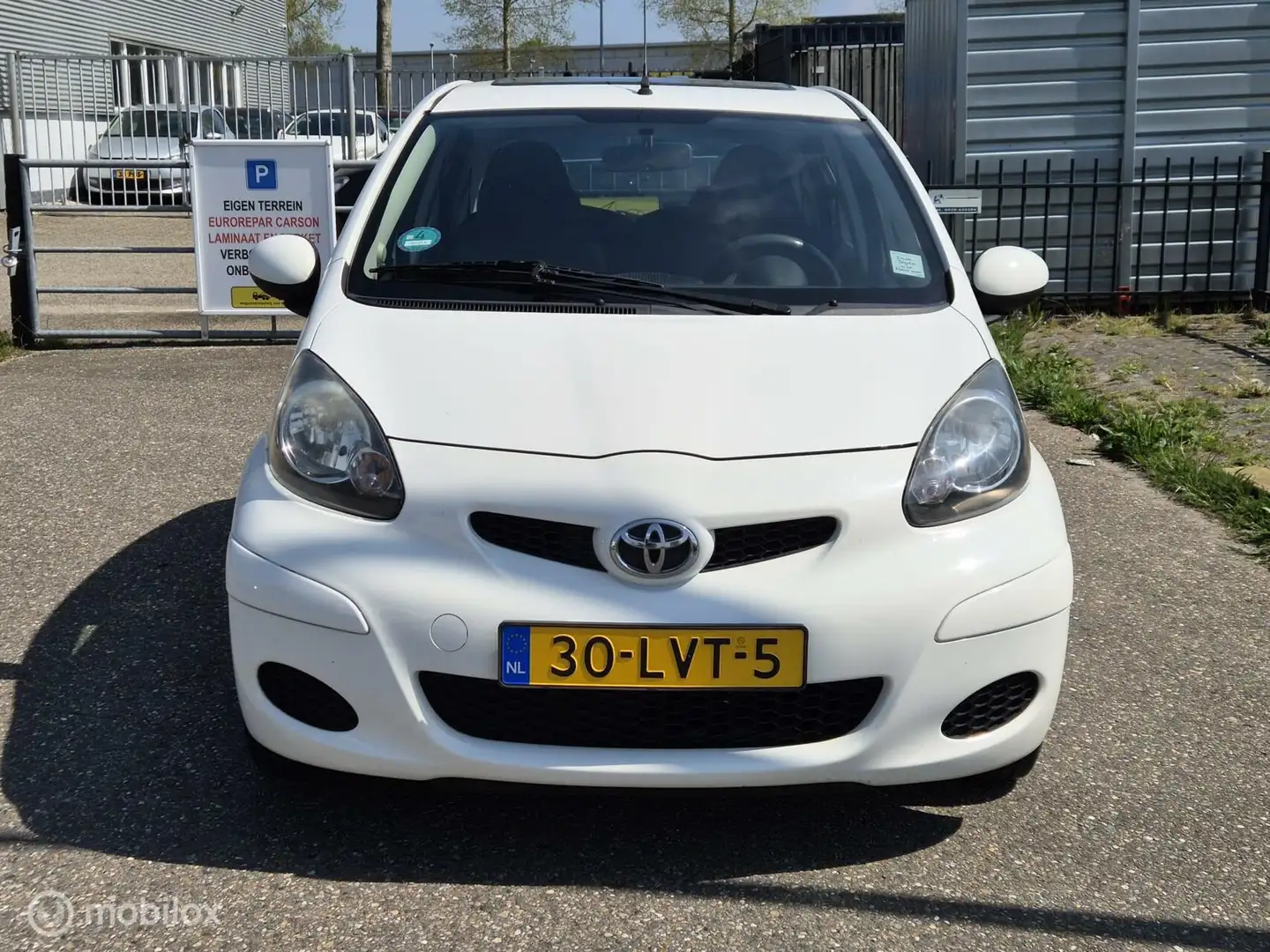 Toyota Aygo 1.0-12V Trekhaak Dakraam Dealer Onderhouden Blanc - 2