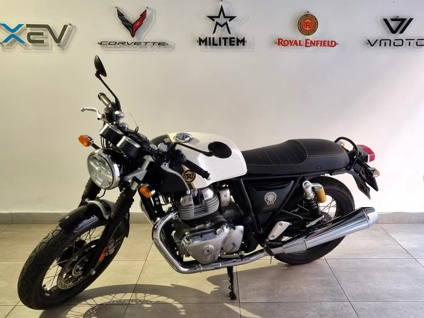 dimostrativo Royal Enfield Continental GT Streetfighter a Latina - LT per €  5.900,-