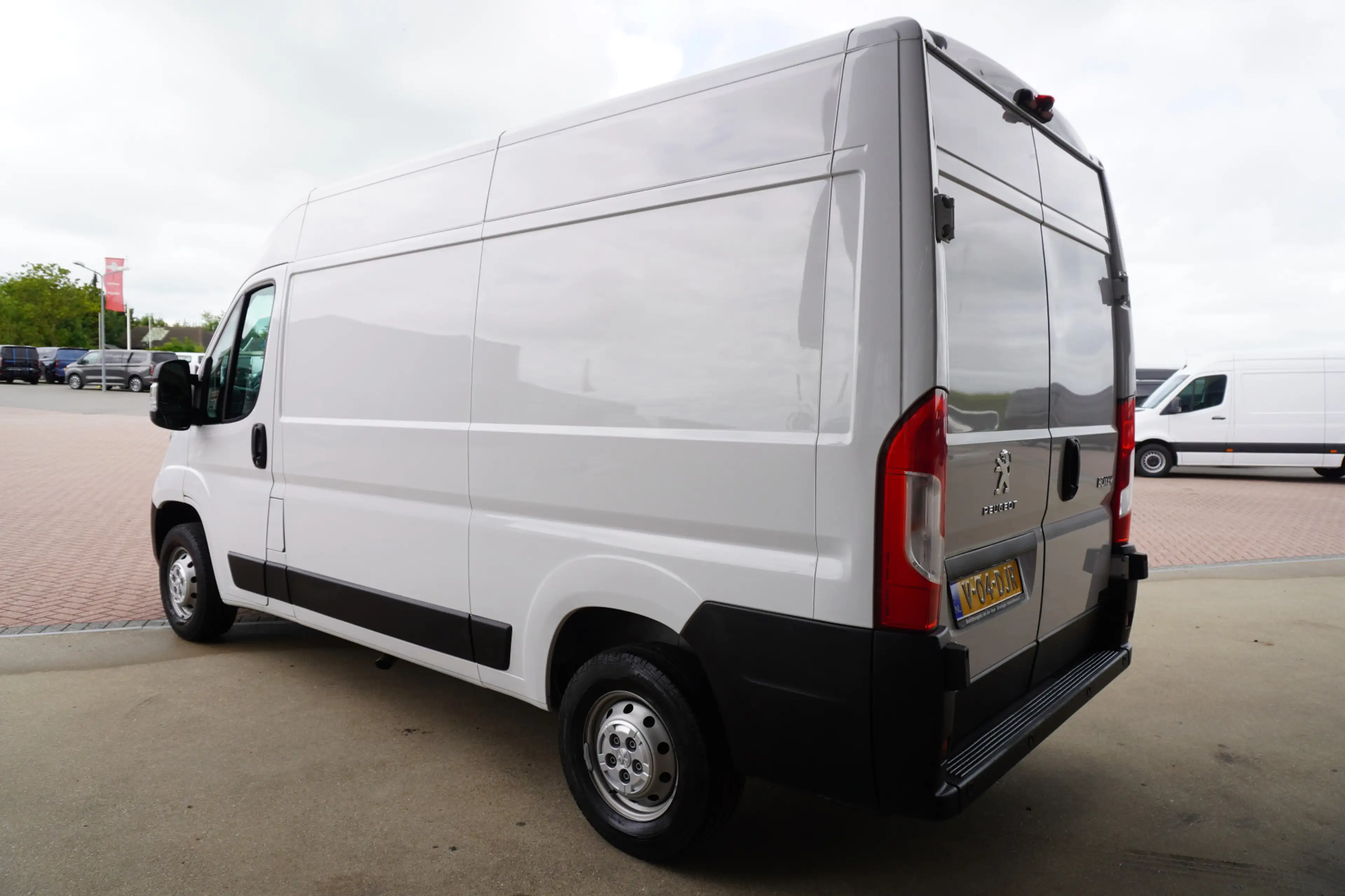 Peugeot Boxer 2.2 BlueHDi 140PK L2H2 3.3t nr. V169 | Airco | Cru — photo 7