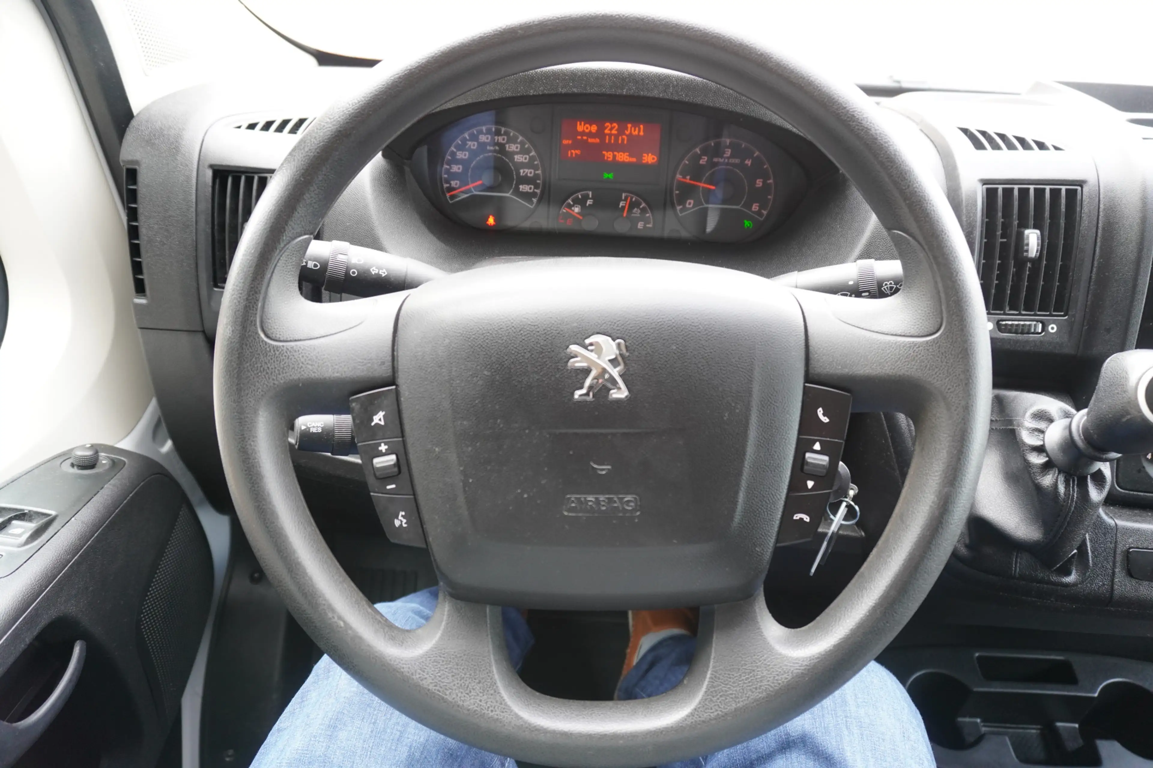 Peugeot Boxer 2.2 BlueHDi 140PK L2H2 3.3t nr. V169 | Airco | Cru — photo 15