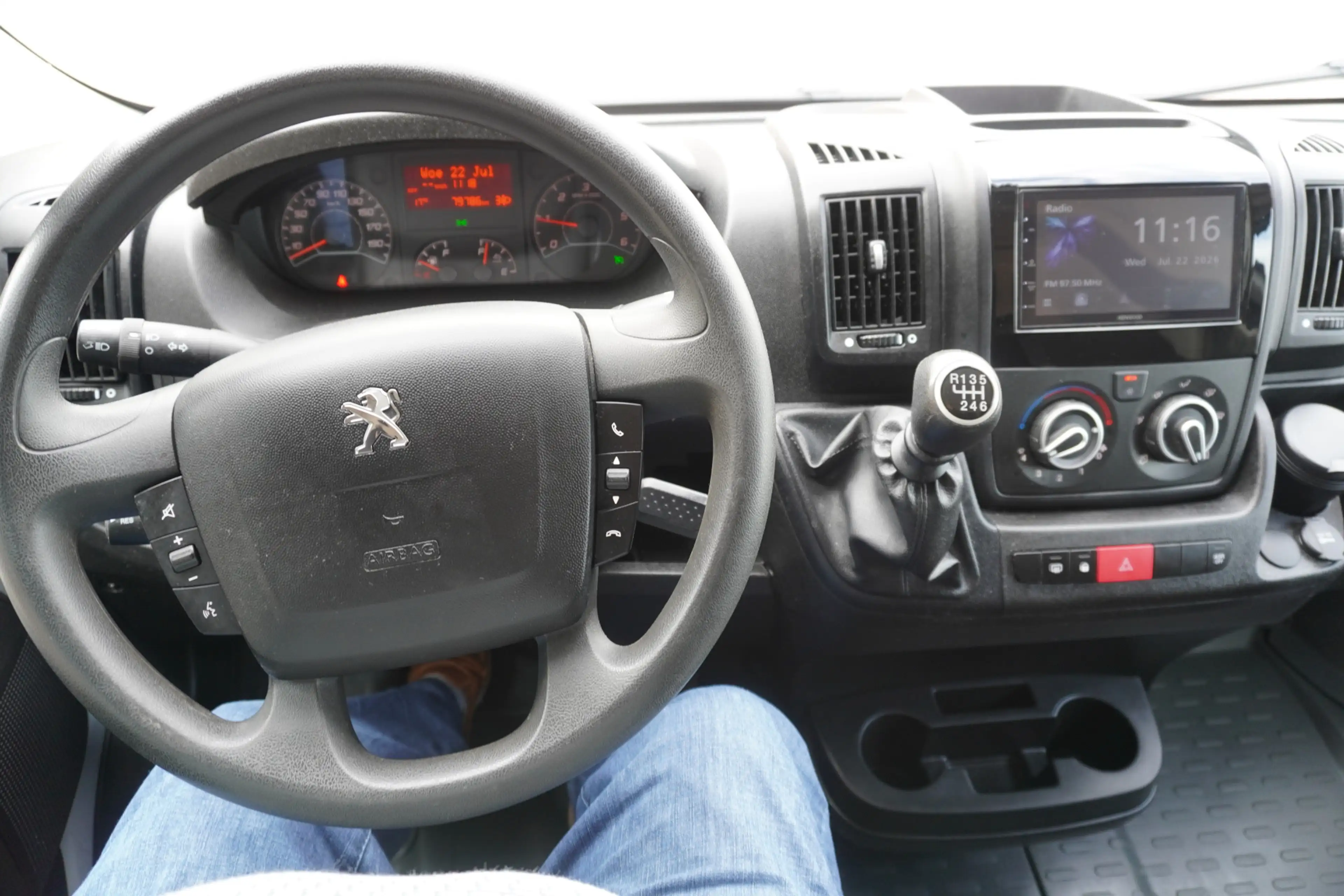 Peugeot Boxer 2.2 BlueHDi 140PK L2H2 3.3t nr. V169 | Airco | Cru — photo 14