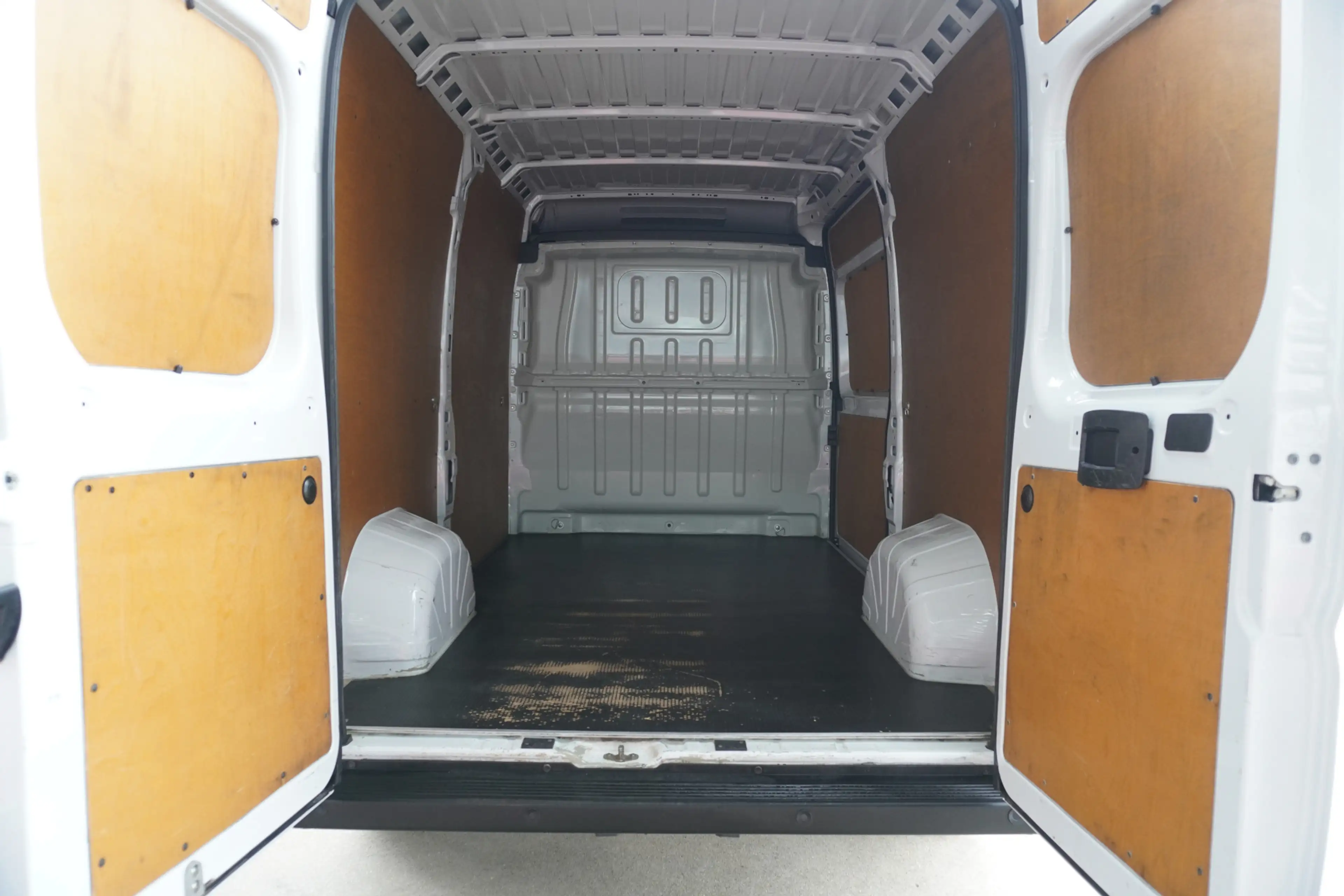 Peugeot Boxer 2.2 BlueHDi 140PK L2H2 3.3t nr. V169 | Airco | Cru — photo 12