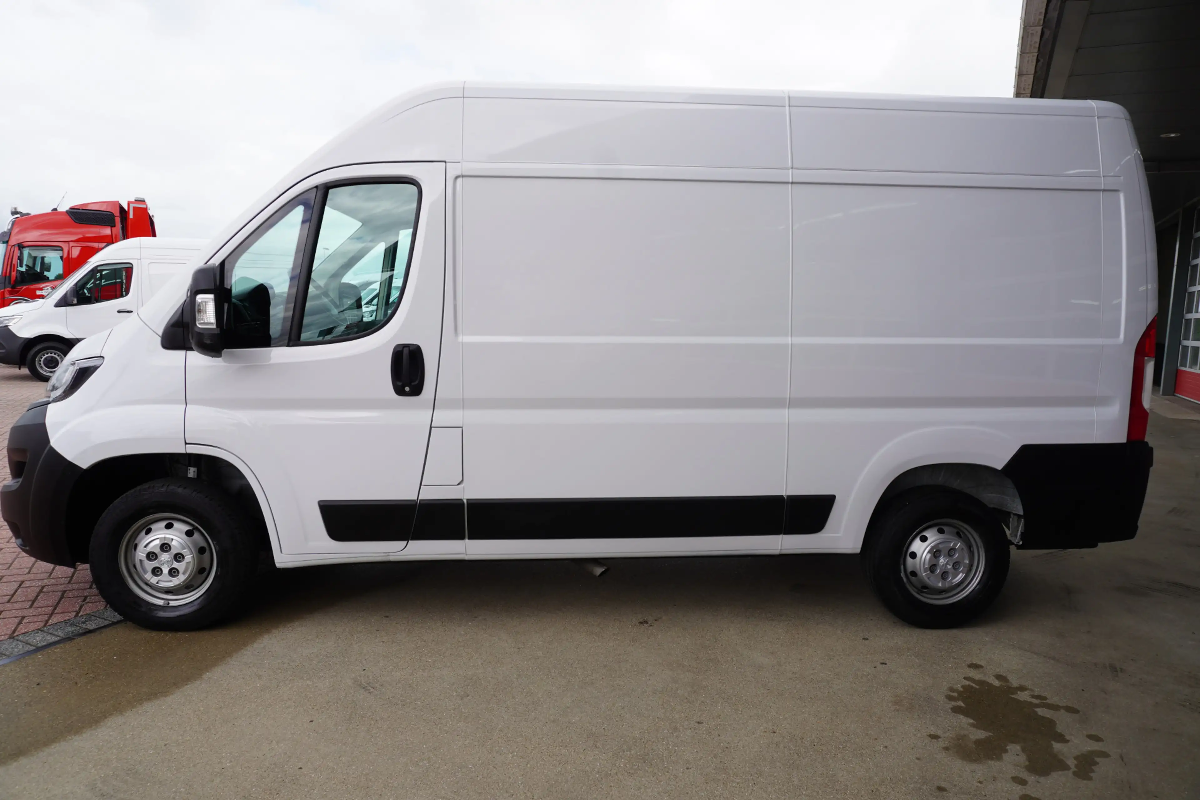 Peugeot Boxer 2.2 BlueHDi 140PK L2H2 3.3t nr. V169 | Airco | Cru — photo 8