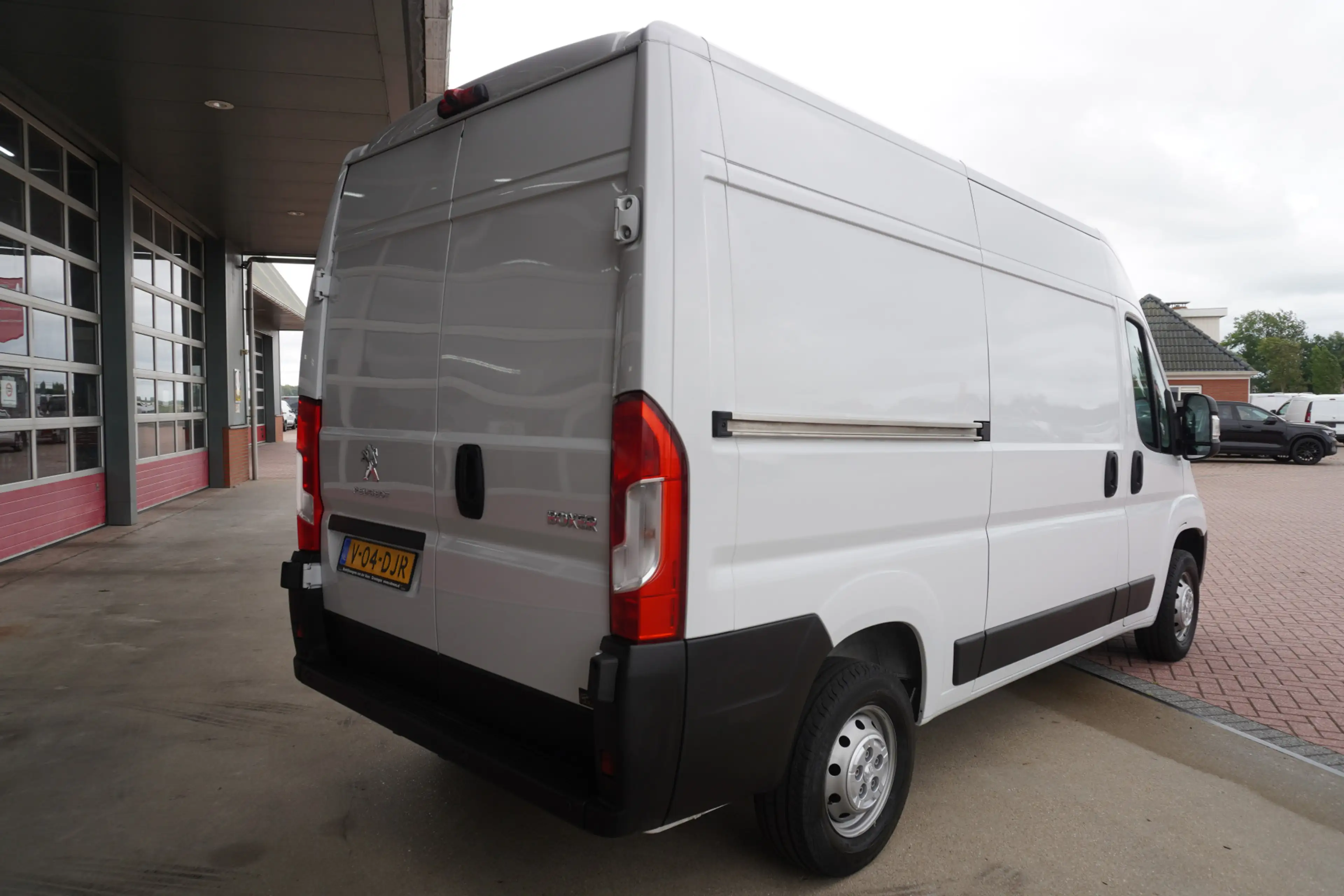 Peugeot Boxer 2.2 BlueHDi 140PK L2H2 3.3t nr. V169 | Airco | Cru — photo 4