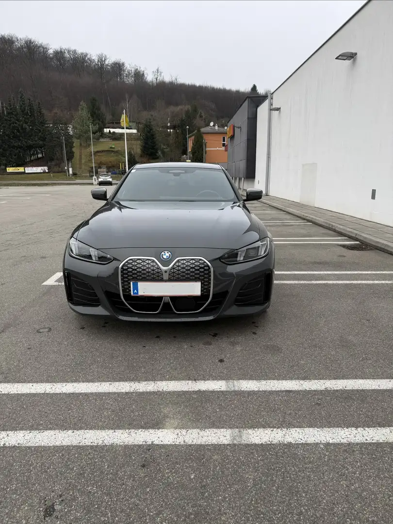 BMW i4 Gran Coupe xDrive40 83,9kWh Grau - 2